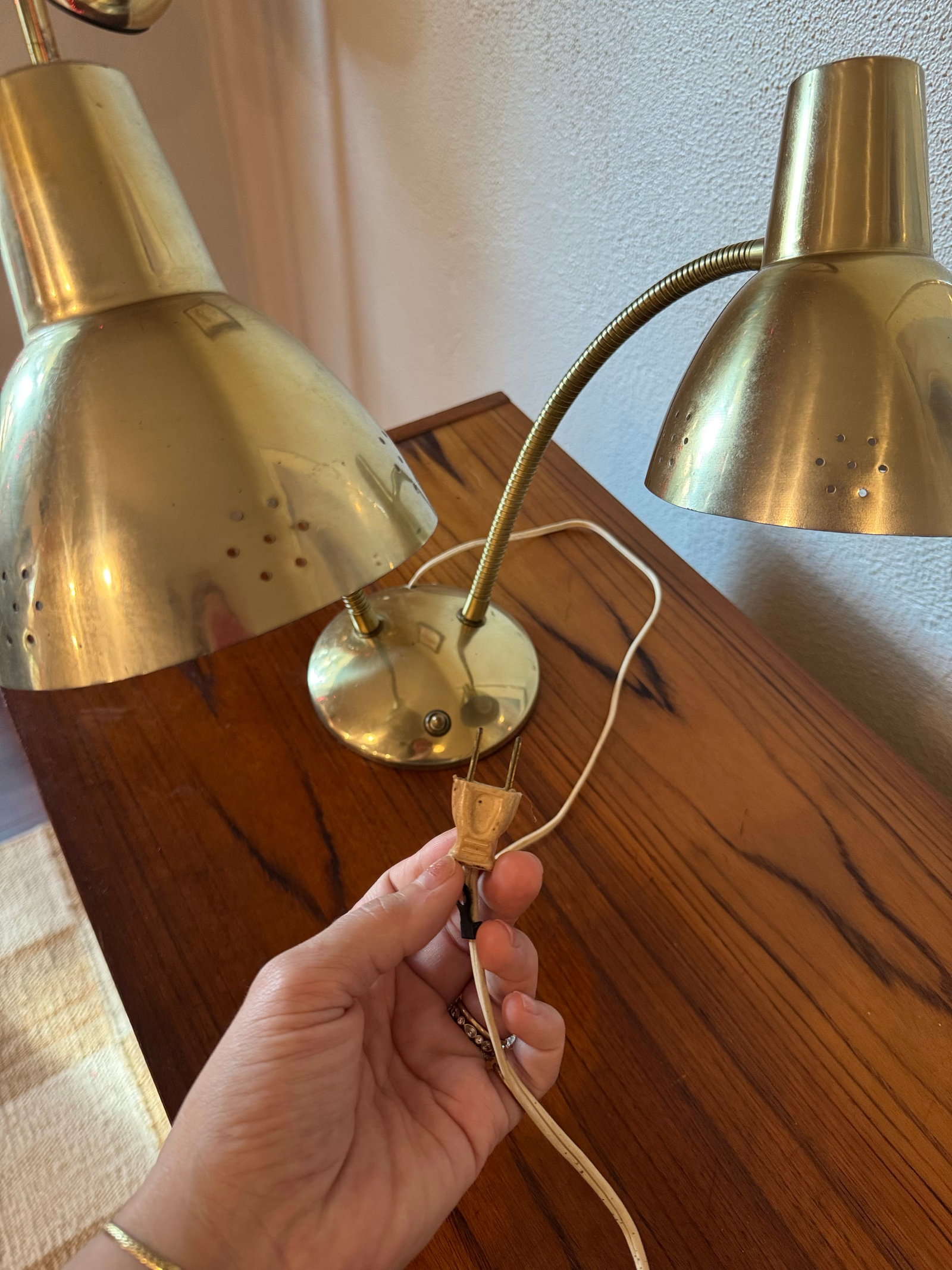 Vintage Double Gooseneck Brass Desk Lamp With Perforated Shades and 3 Way Lighting, Circa 1960s - 9