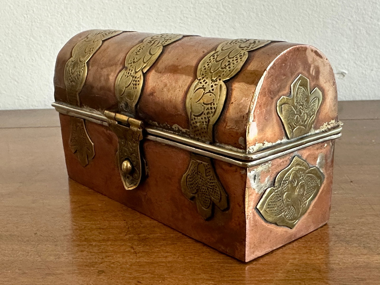 Antique Betel Decorative Treasure Box - 2