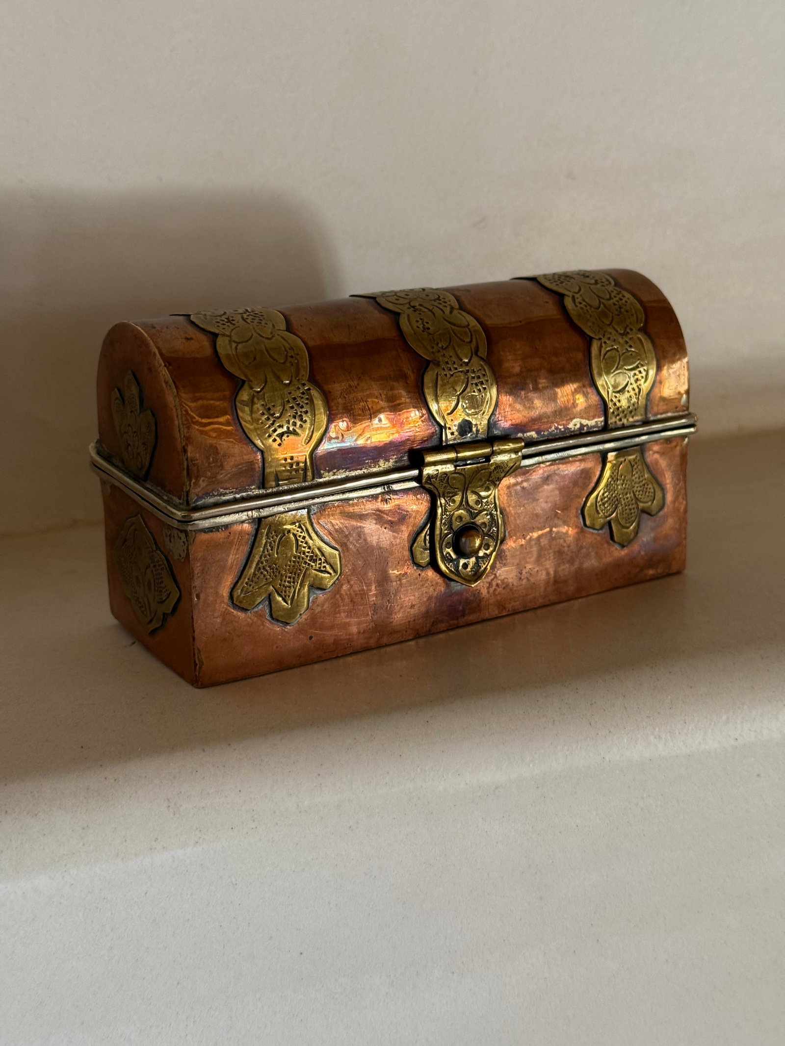 Antique Betel Decorative Treasure Box - 8