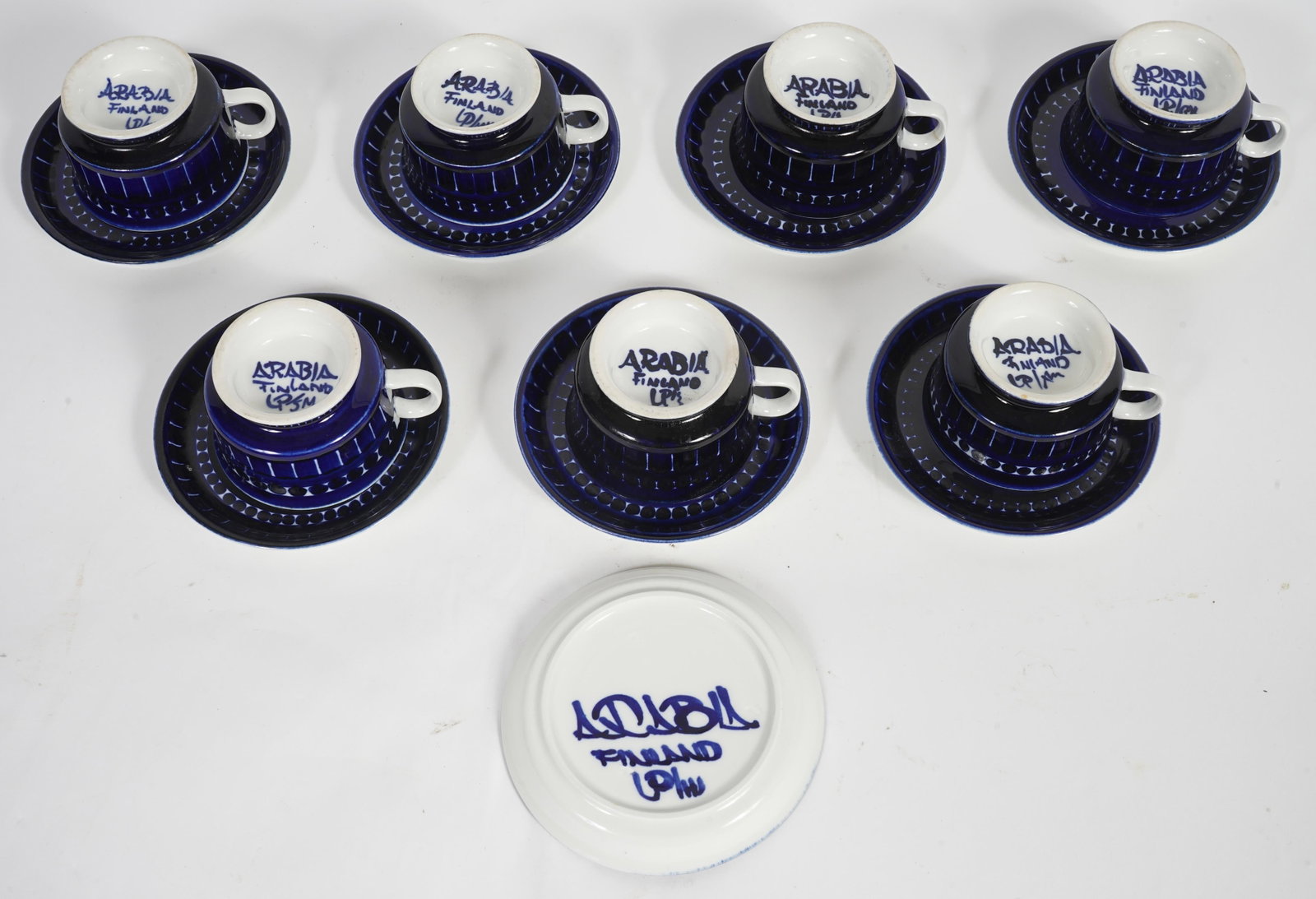 Vintage Arabia Finland "Valencia" Teacups and Saucers Designed by Ulla Procope Set of 15 - 7