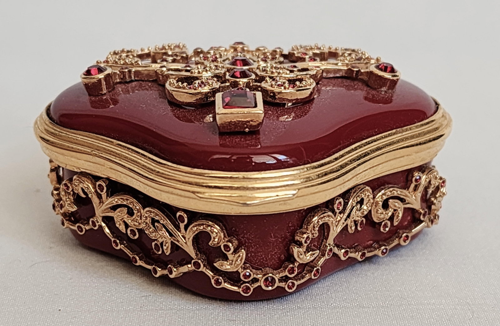 Halcyon Days Enamels 1870's Diamond Bejeweled Necklace Trinket Pill Box Handcrafted by English Artis - 7
