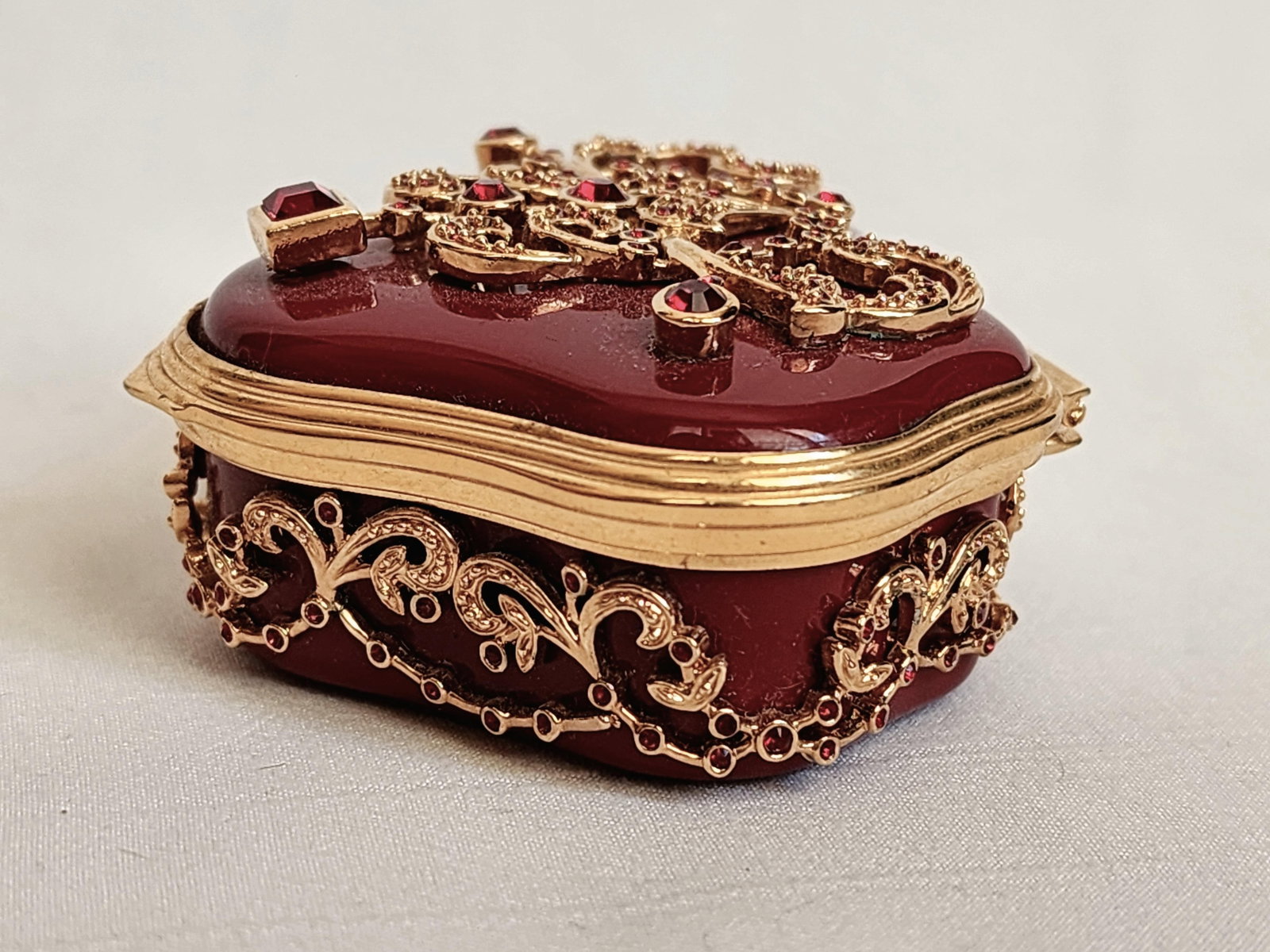 Halcyon Days Enamels 1870's Diamond Bejeweled Necklace Trinket Pill Box Handcrafted by English Artis - 9