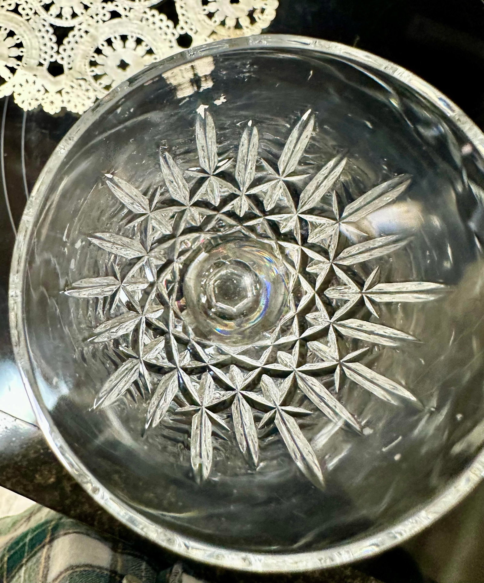 Mid 19th Century Edinburgh Crystal Ships Decanter With 6 Glasses and Silver Tray - 5