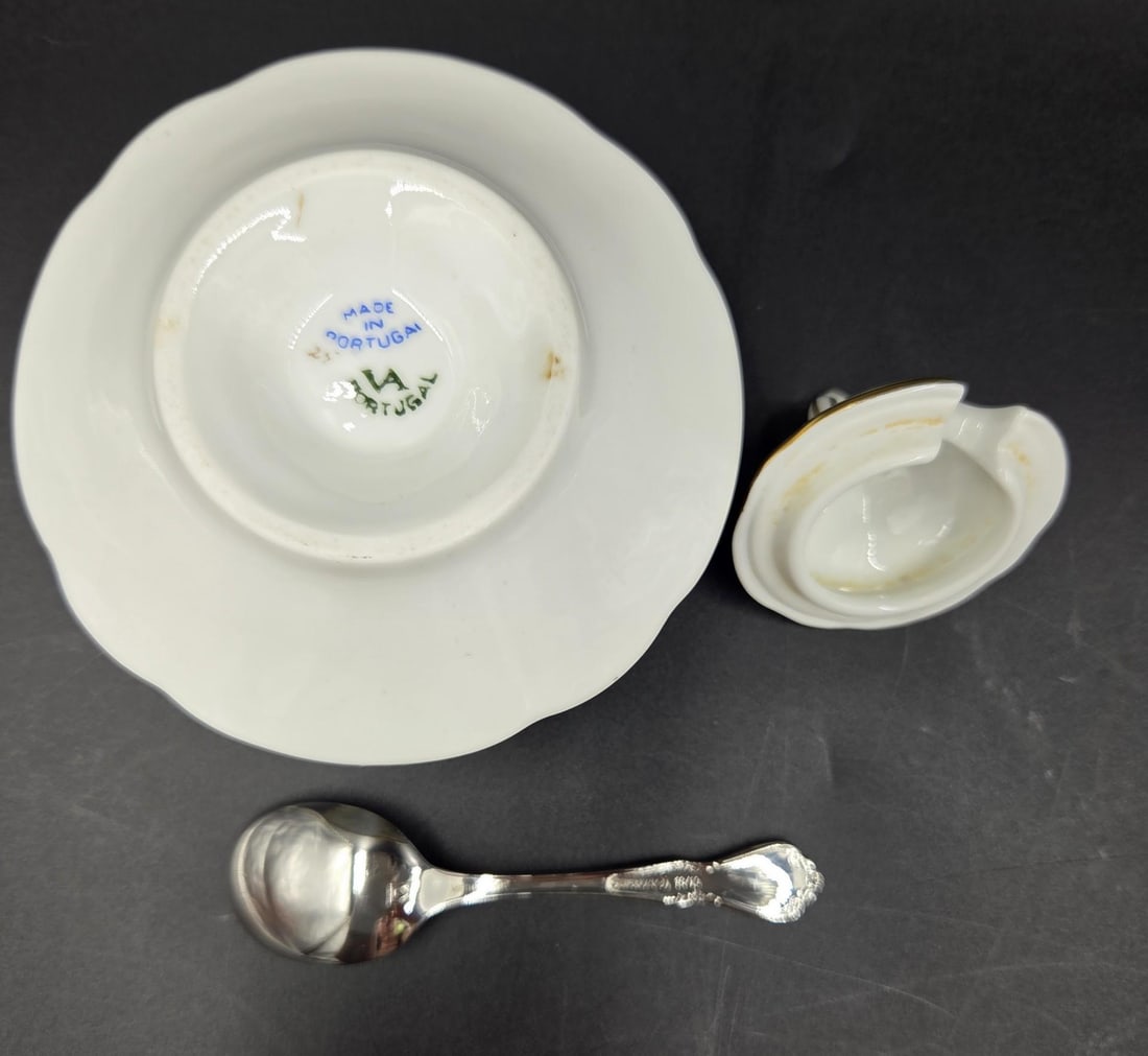Vista Alegra Porcelain Petite Sugar Bowl With Oneida Sugar Spoon - 5