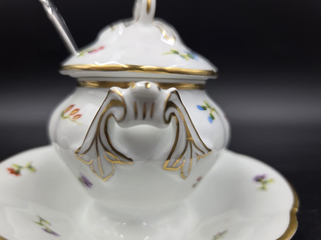 Vista Alegra Porcelain Petite Sugar Bowl With Oneida Sugar Spoon - 8