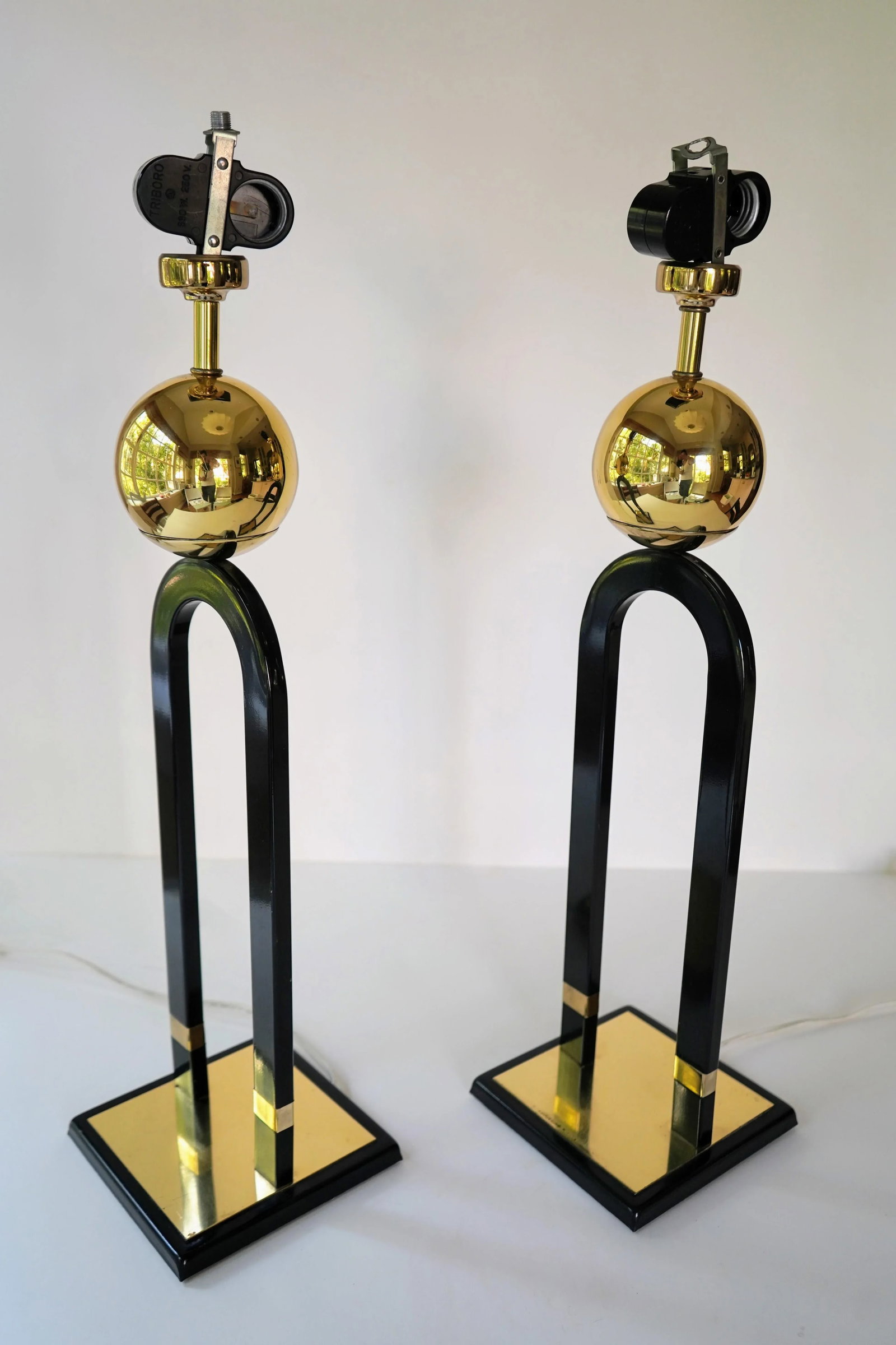 1970s Black Lacquer and Brass Horseshoe Magnet Table Lamps - a Pair - 3