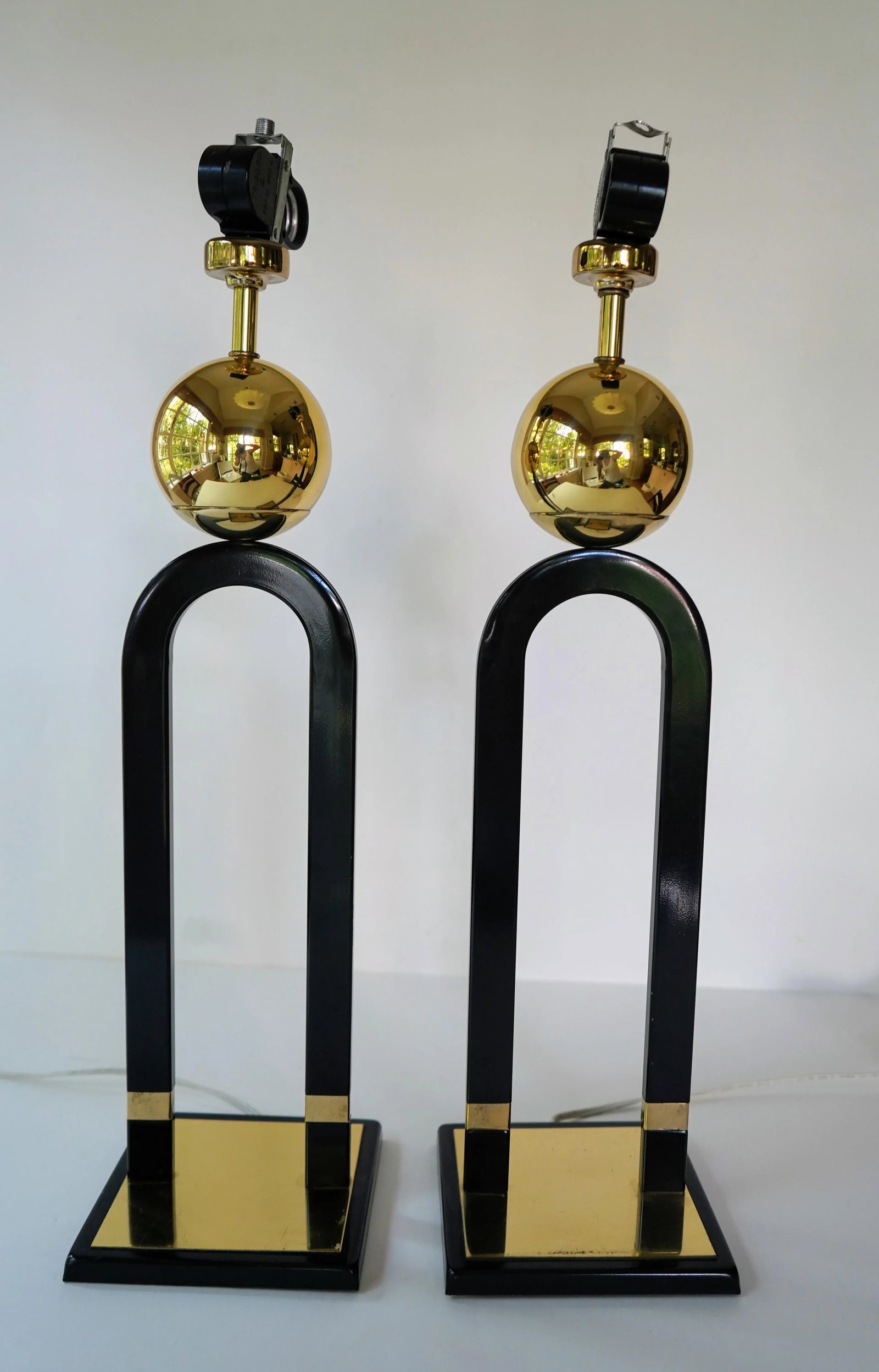 1970s Black Lacquer and Brass Horseshoe Magnet Table Lamps - a Pair - 5