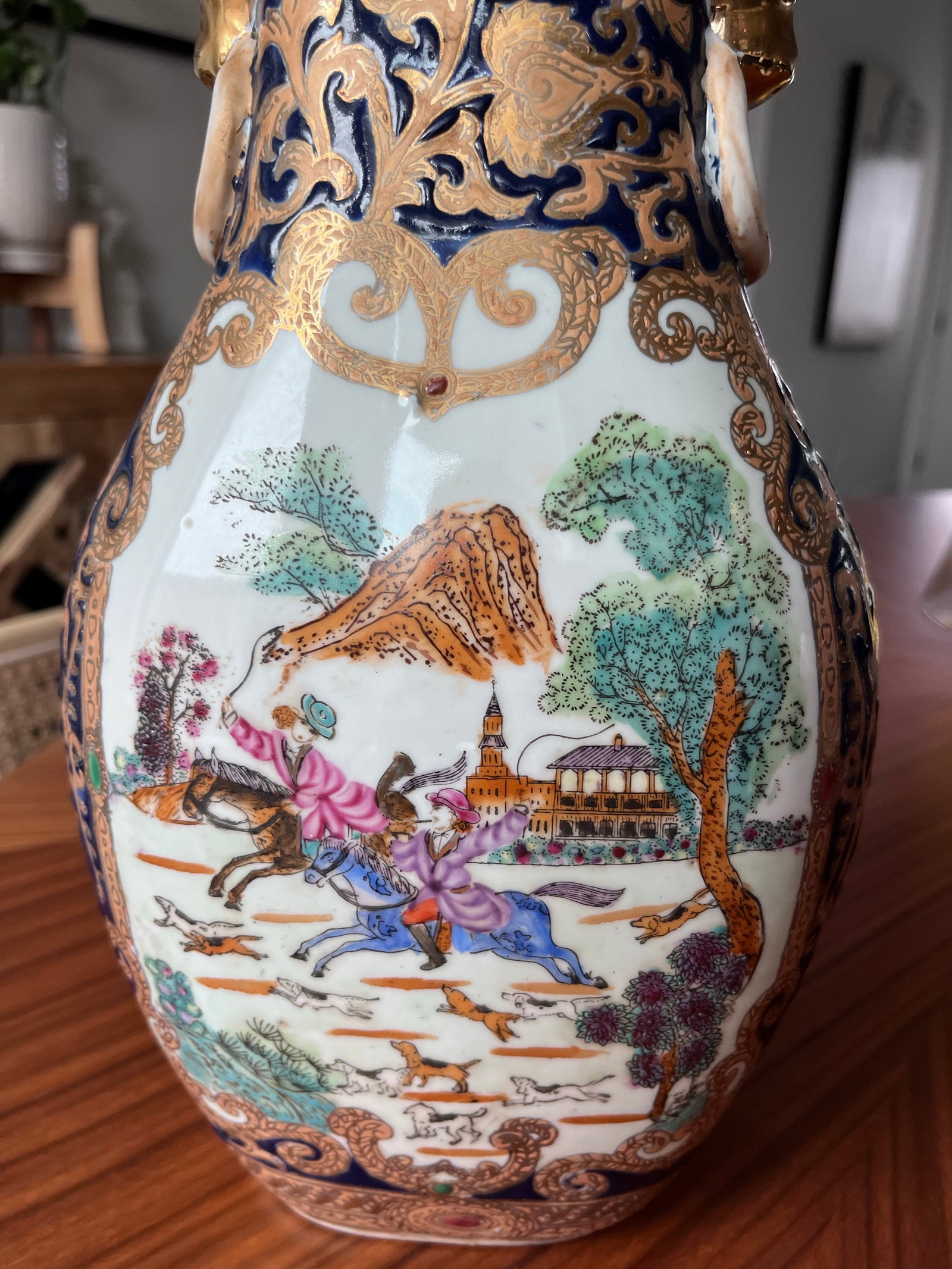 Mid 20th Century Equestrian Hunting Scene Chinese Export Porcelain Vase - 11