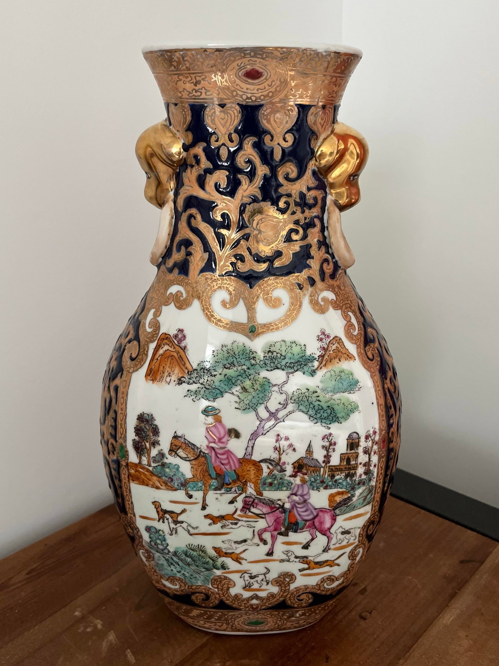 Mid 20th Century Equestrian Hunting Scene Chinese Export Porcelain Vase - 4