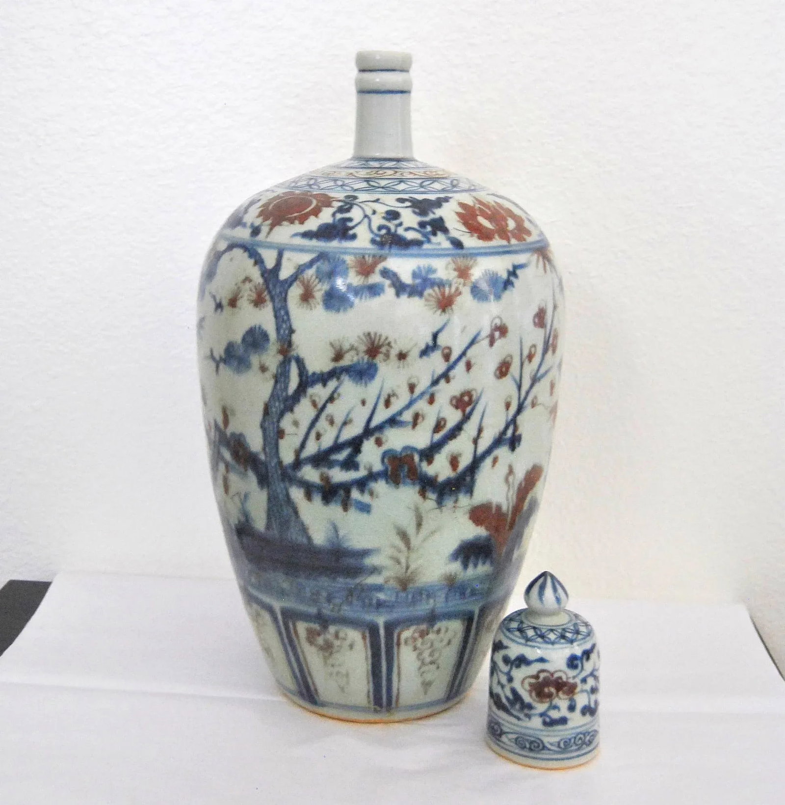 Kakiemon Style Ovoid Large Lidded Floor Vase Bottle Pot Decorated Meiji Imari-Style - 2