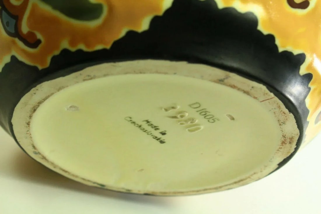 1920s Art Deco Studio Pottery Vases Made in Czechoslovakia- a Pair - 10