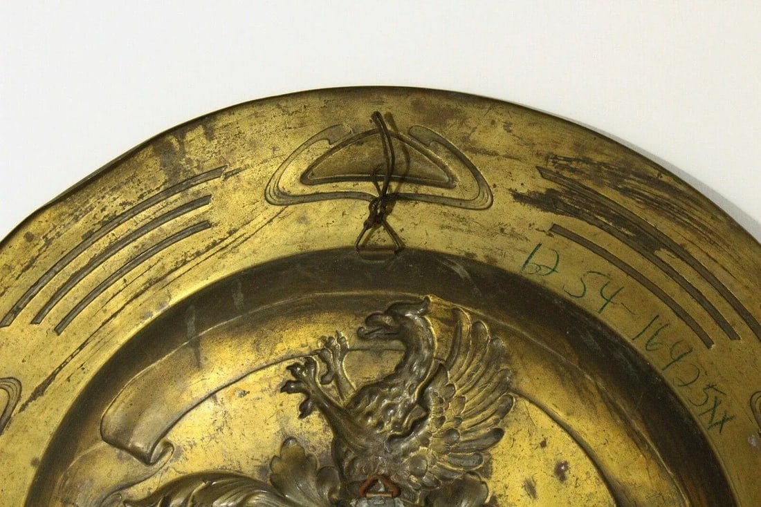 1800's Arts and Crafts Art Nouveau Brass Wall Charger Platter With Embossed Coat of Arms - 10