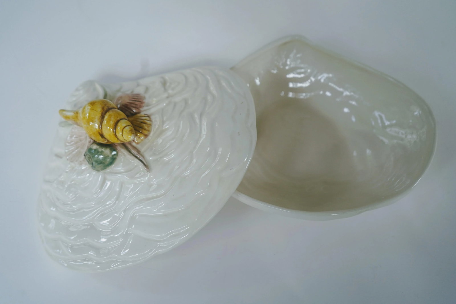 1950s Italian Hand-Painted Clamshell Tureen - 10