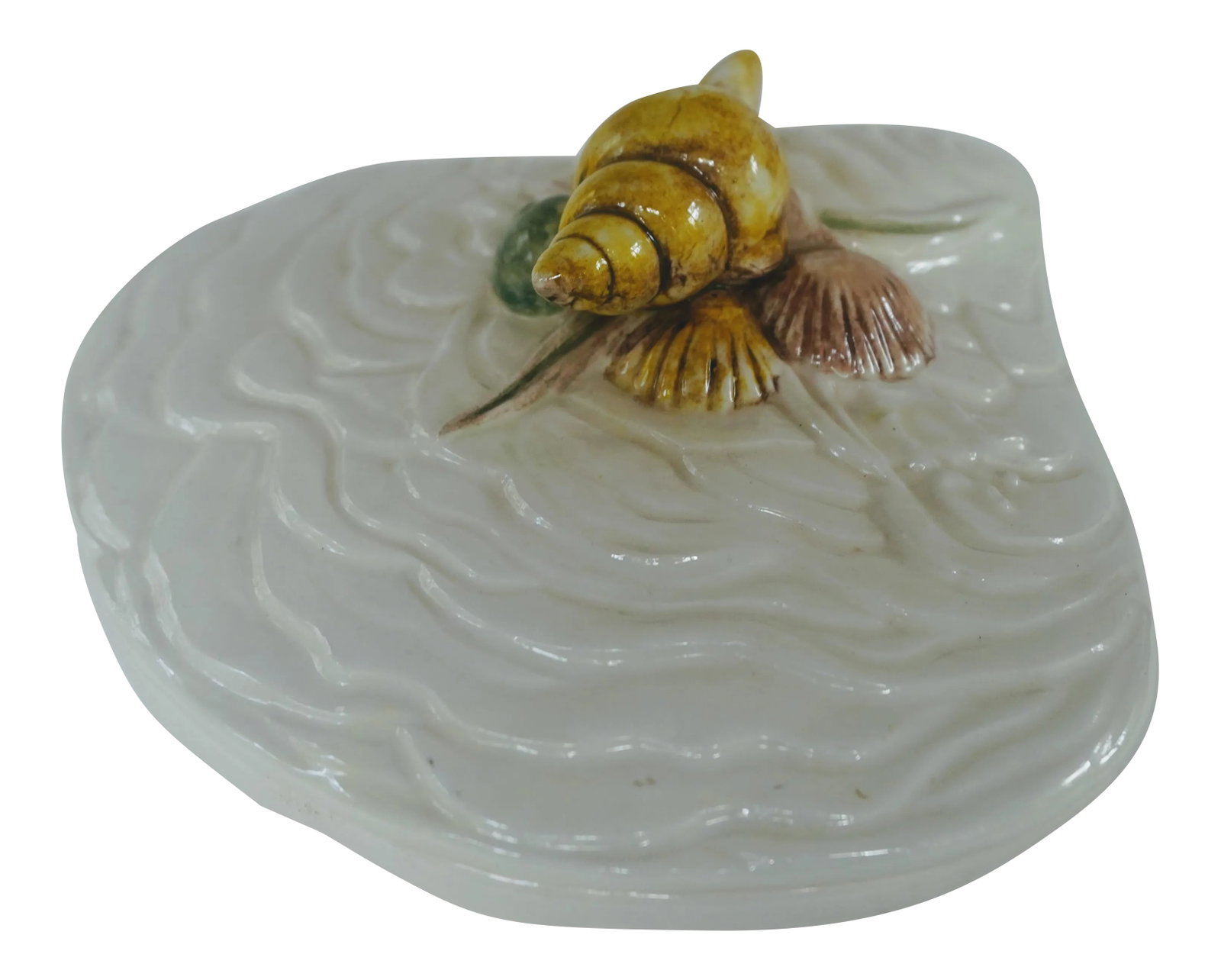 1950s Italian Hand-Painted Clamshell Tureen: Vintage Italian clamshell shape tureen featuring magnificent detail and hand-painted accents in a color palette that resonates with contemporary tastes. This is a beautiful hand painted coastal