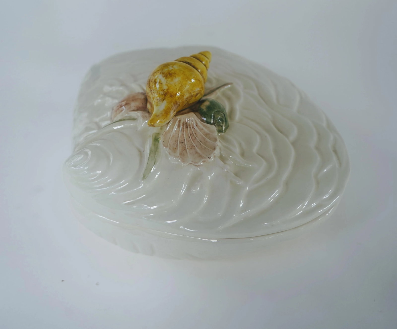 1950s Italian Hand-Painted Clamshell Tureen - 4