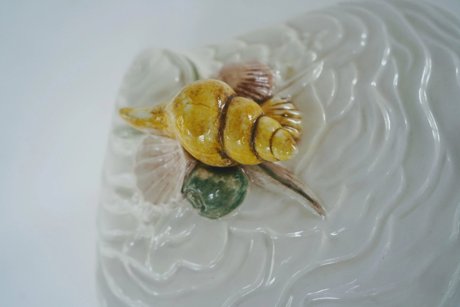 1950s Italian Hand-Painted Clamshell Tureen - 7