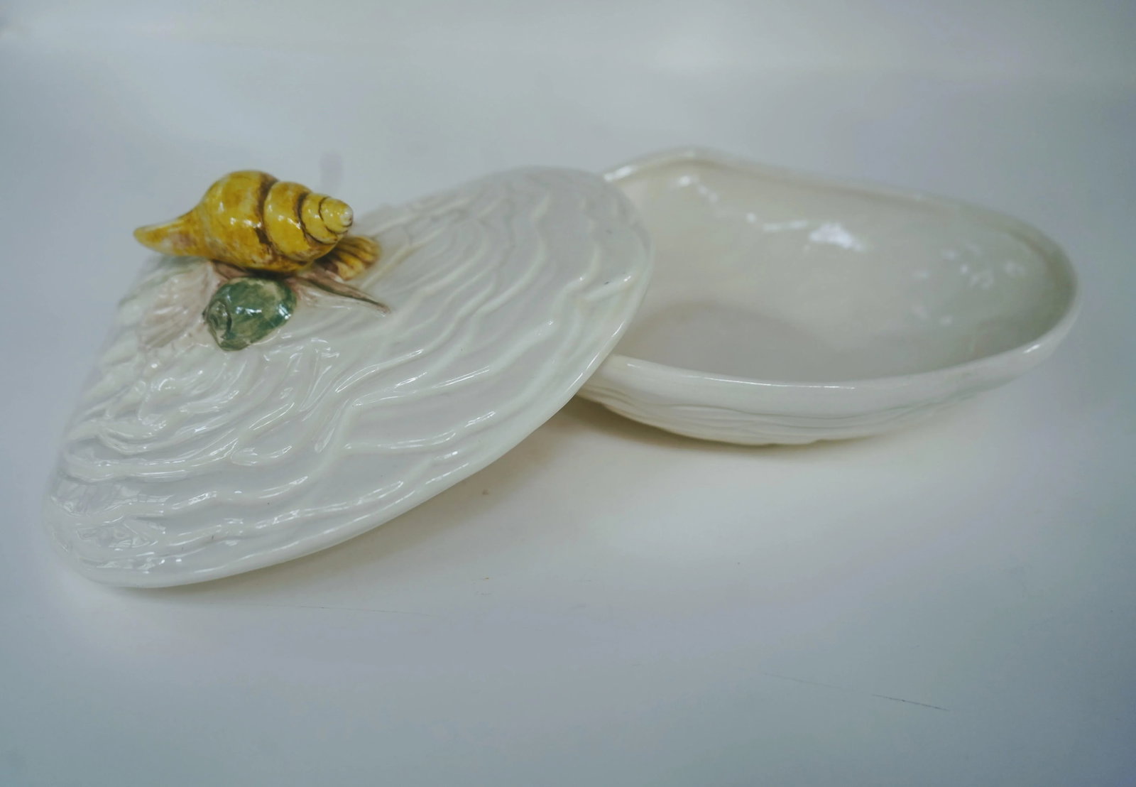 1950s Italian Hand-Painted Clamshell Tureen - 8