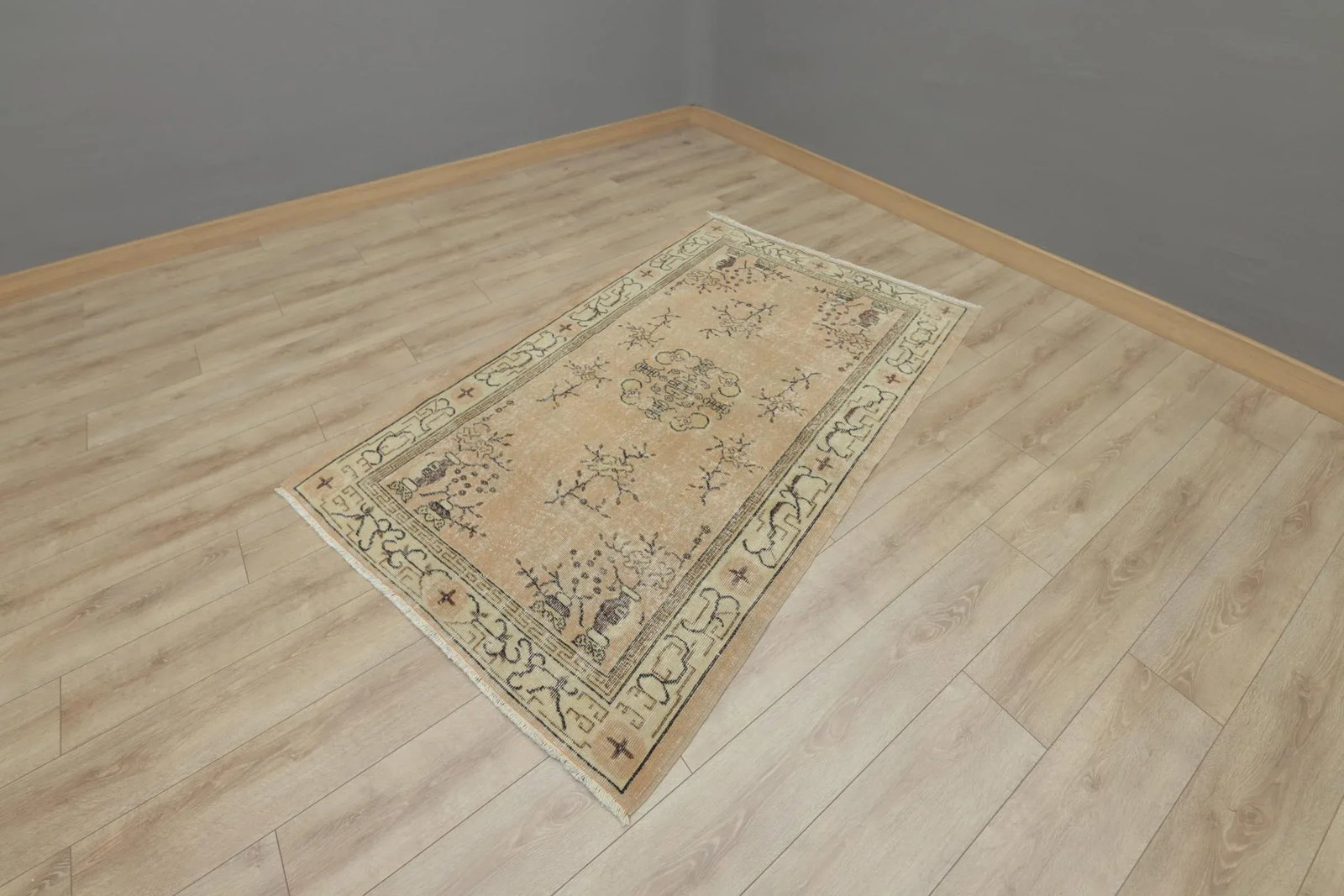 Mid 20th Century Beige Floral Area Rug - 2