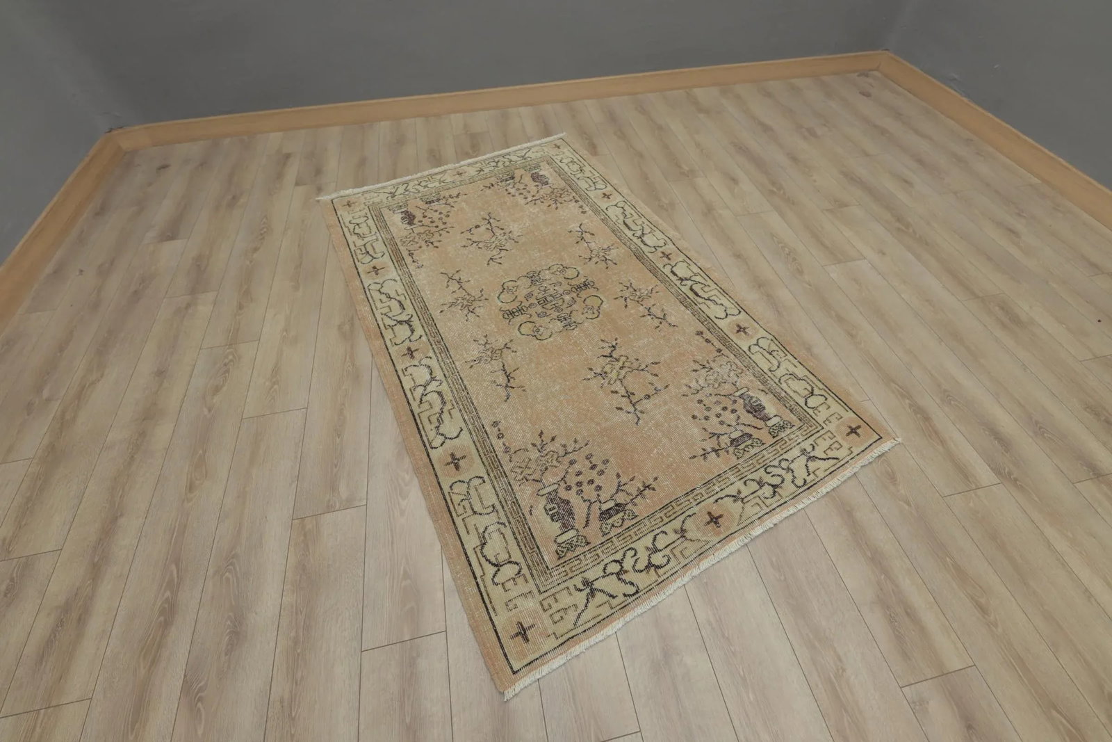 Mid 20th Century Beige Floral Area Rug - 3