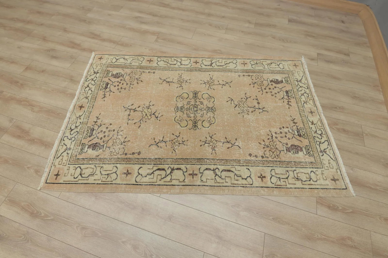Mid 20th Century Beige Floral Area Rug - 4