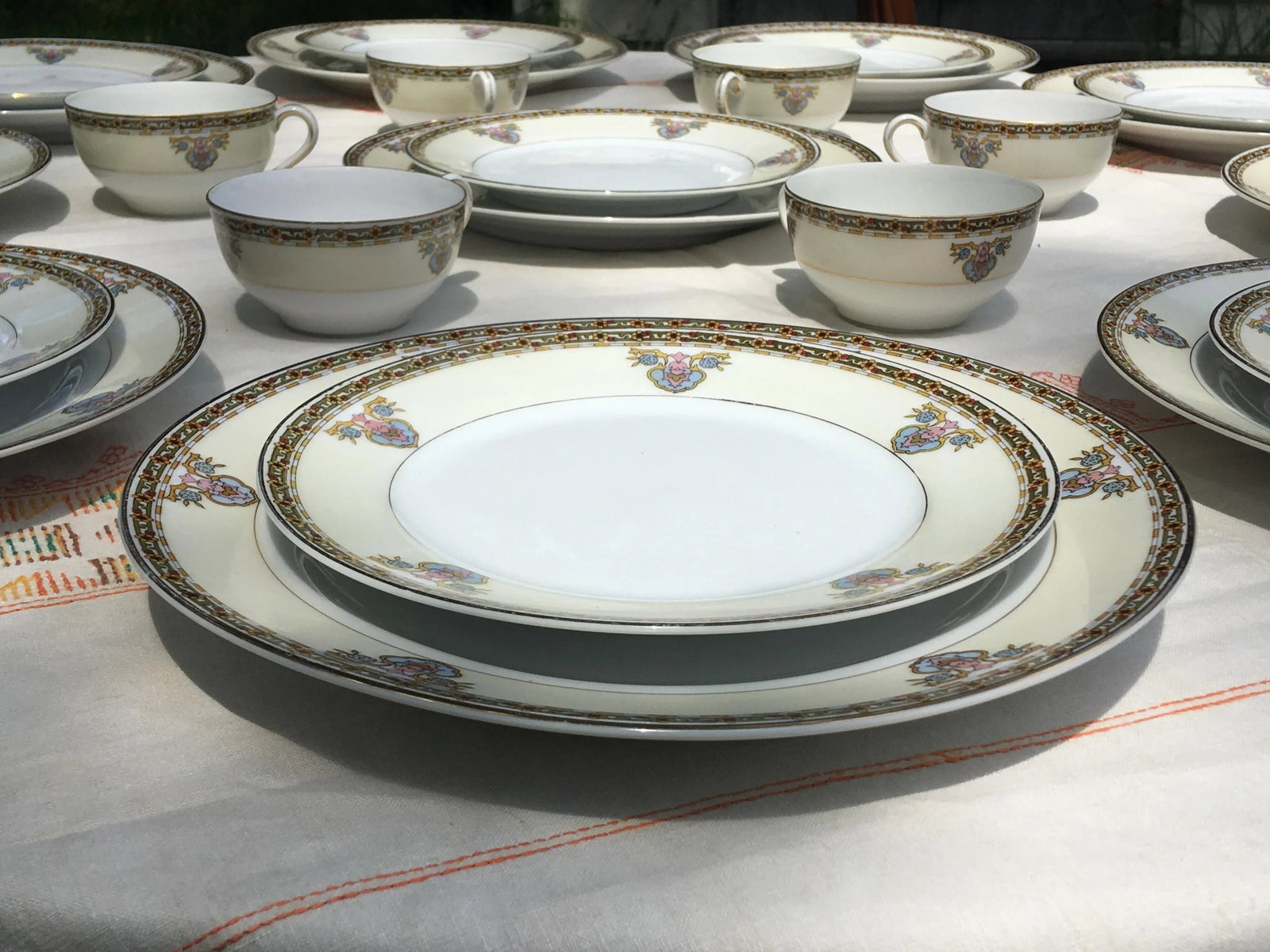 Early 20th Century Noritake Belleclaire China Plate Set- 26 Pieces - 9