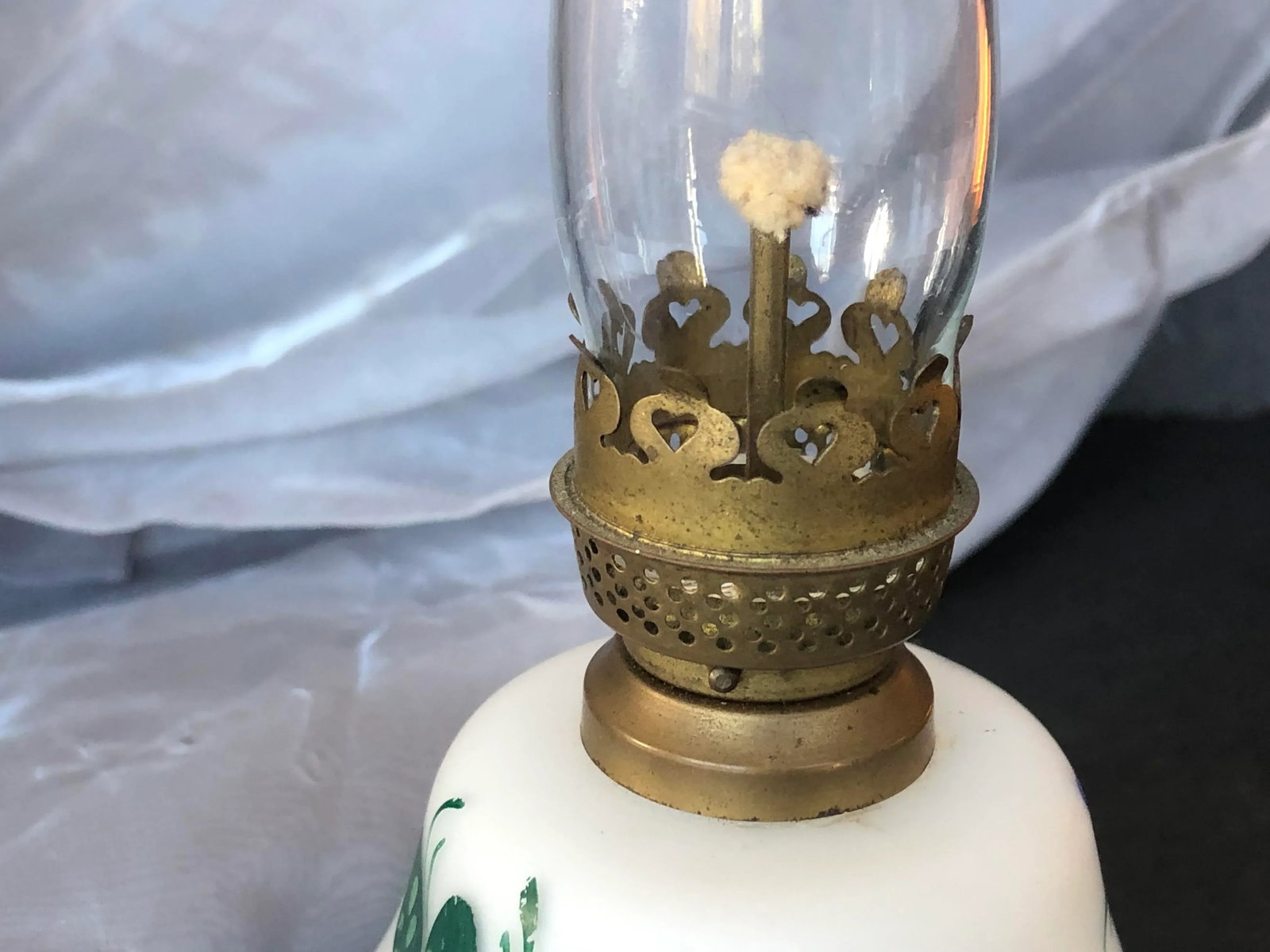 Antique Hand Painted Victorian Glass Oil Lamp - 7