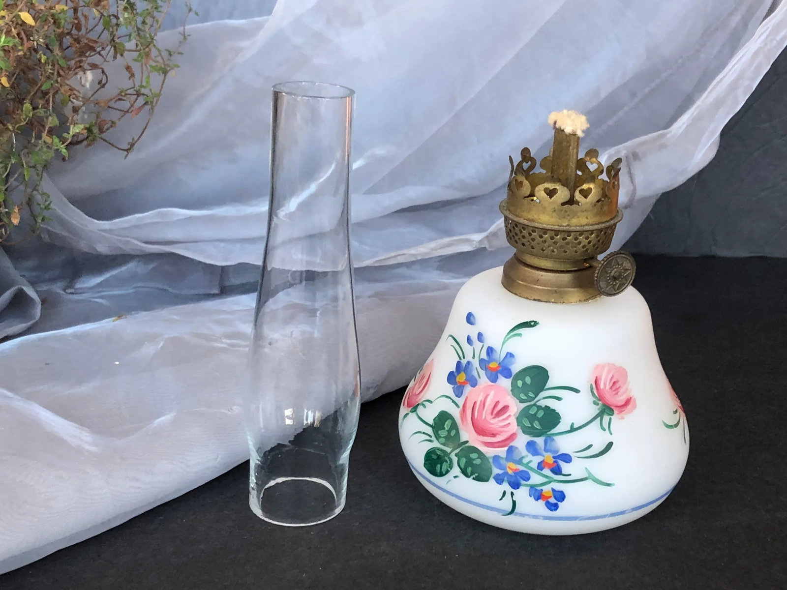 Antique Hand Painted Victorian Glass Oil Lamp - 9