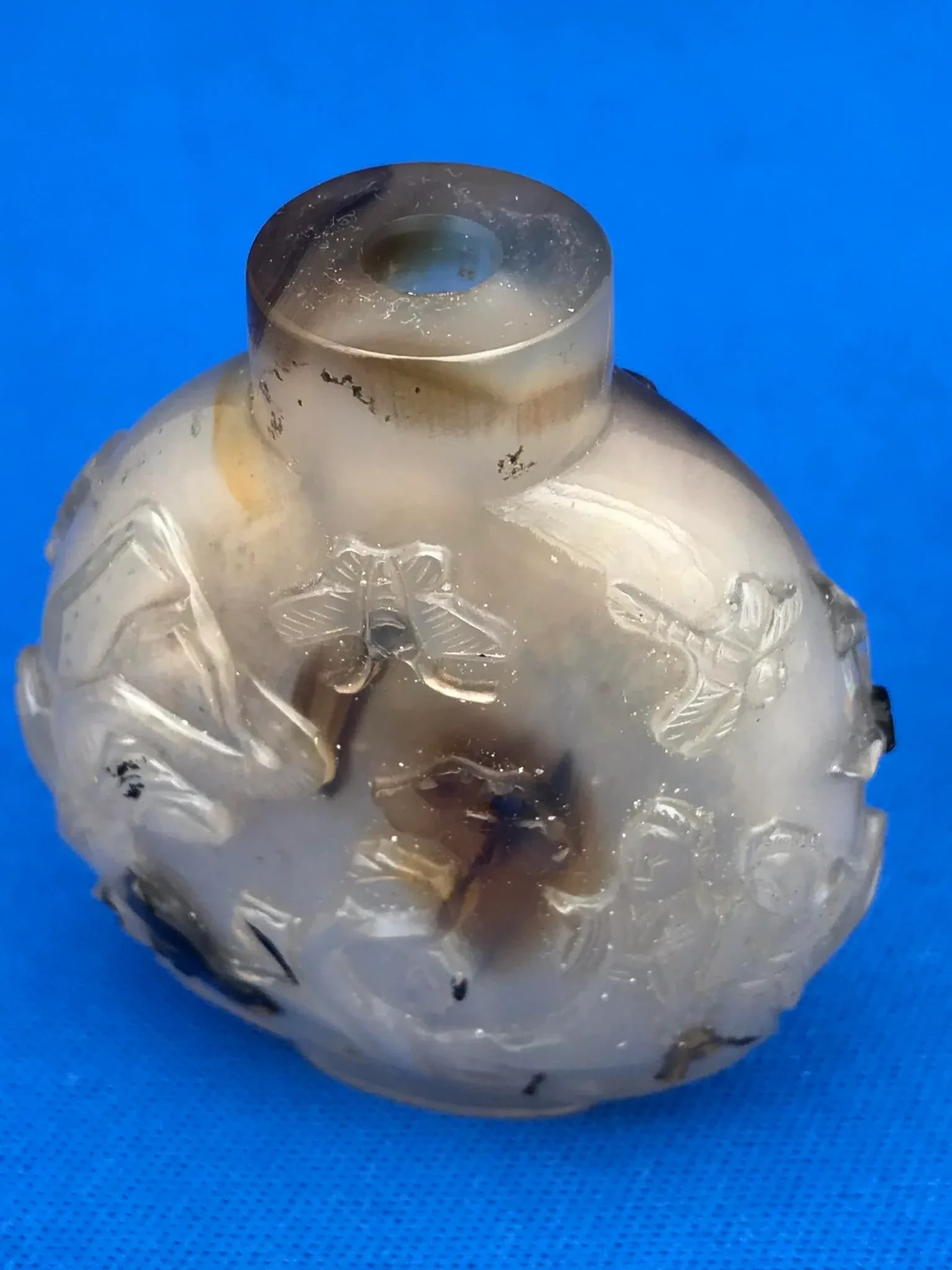 Antique Montana Moss Agate Floater Snuff Bottle With Carving - 12