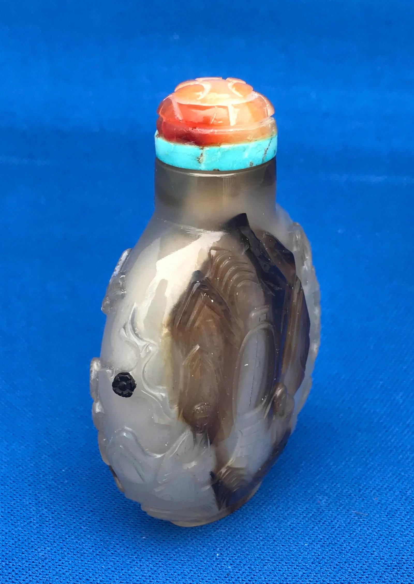 Antique Montana Moss Agate Floater Snuff Bottle With Carving - 3