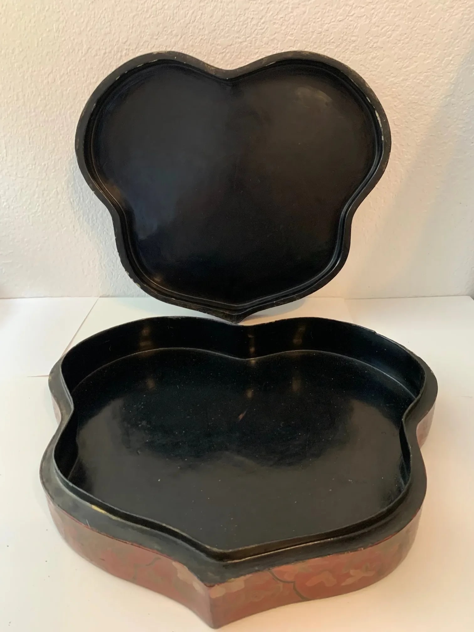 Charming Antique Chinese Heart-Shaped Wedding Box From the 1910s - 11