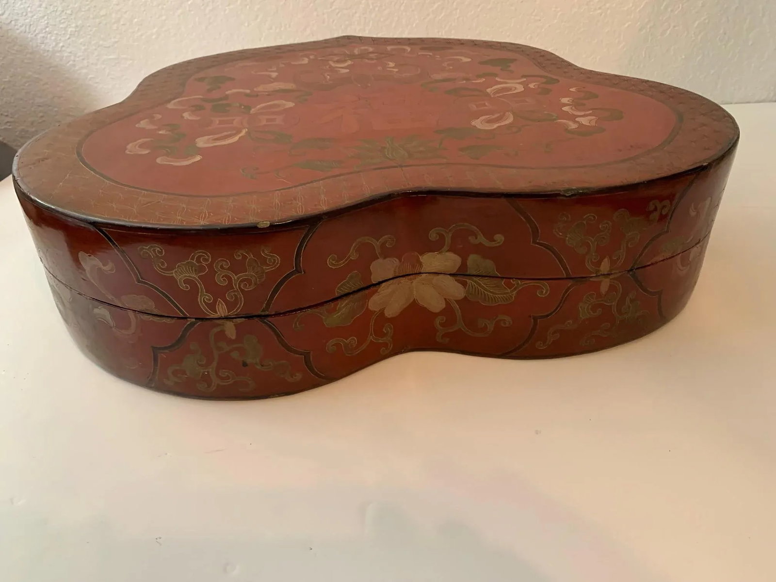 Charming Antique Chinese Heart-Shaped Wedding Box From the 1910s - 4