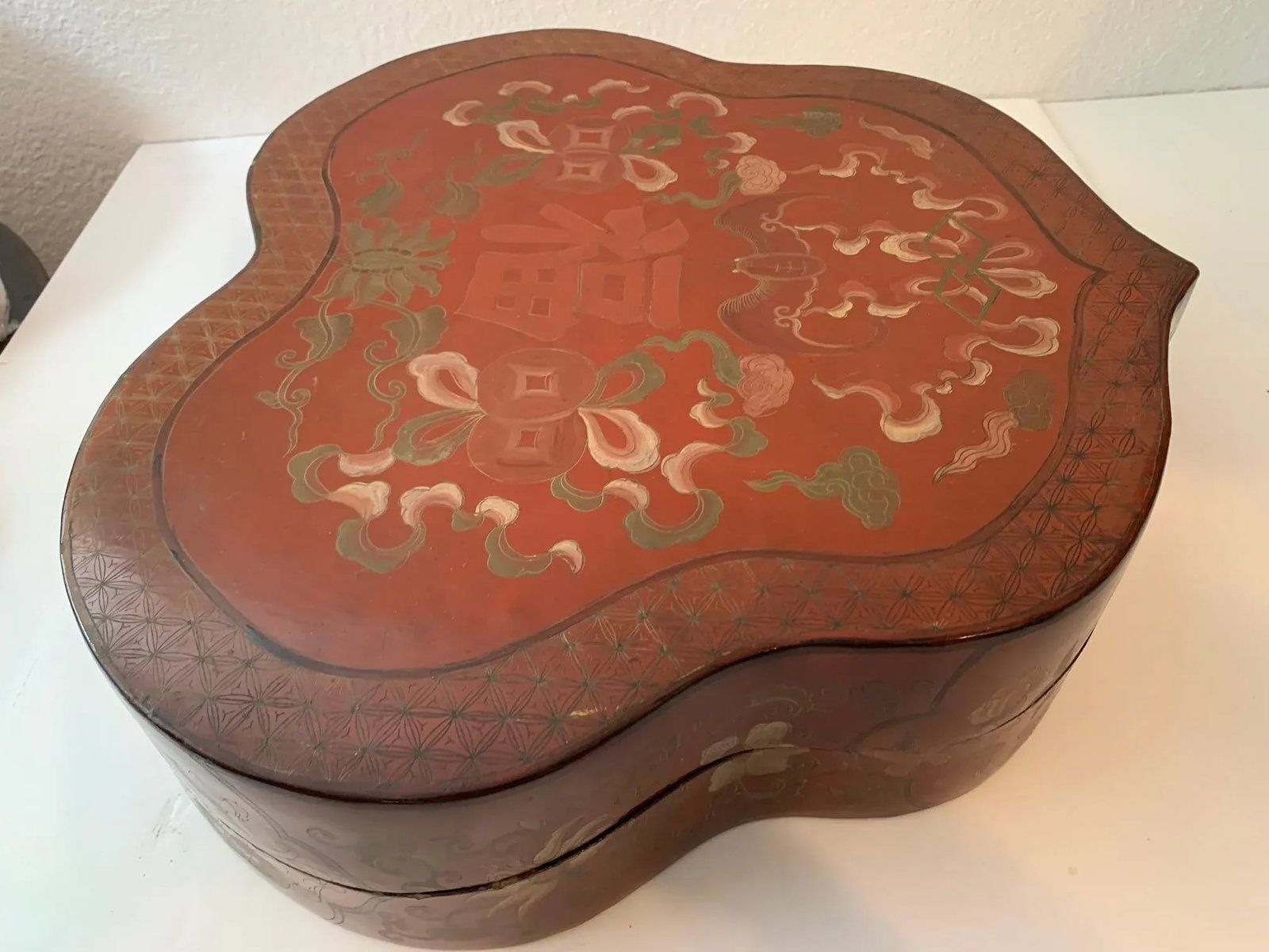 Charming Antique Chinese Heart-Shaped Wedding Box From the 1910s - 5