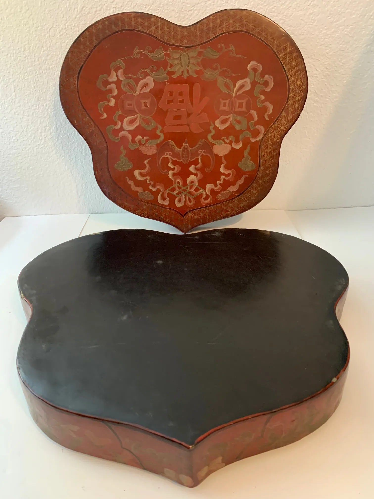 Charming Antique Chinese Heart-Shaped Wedding Box From the 1910s - 9
