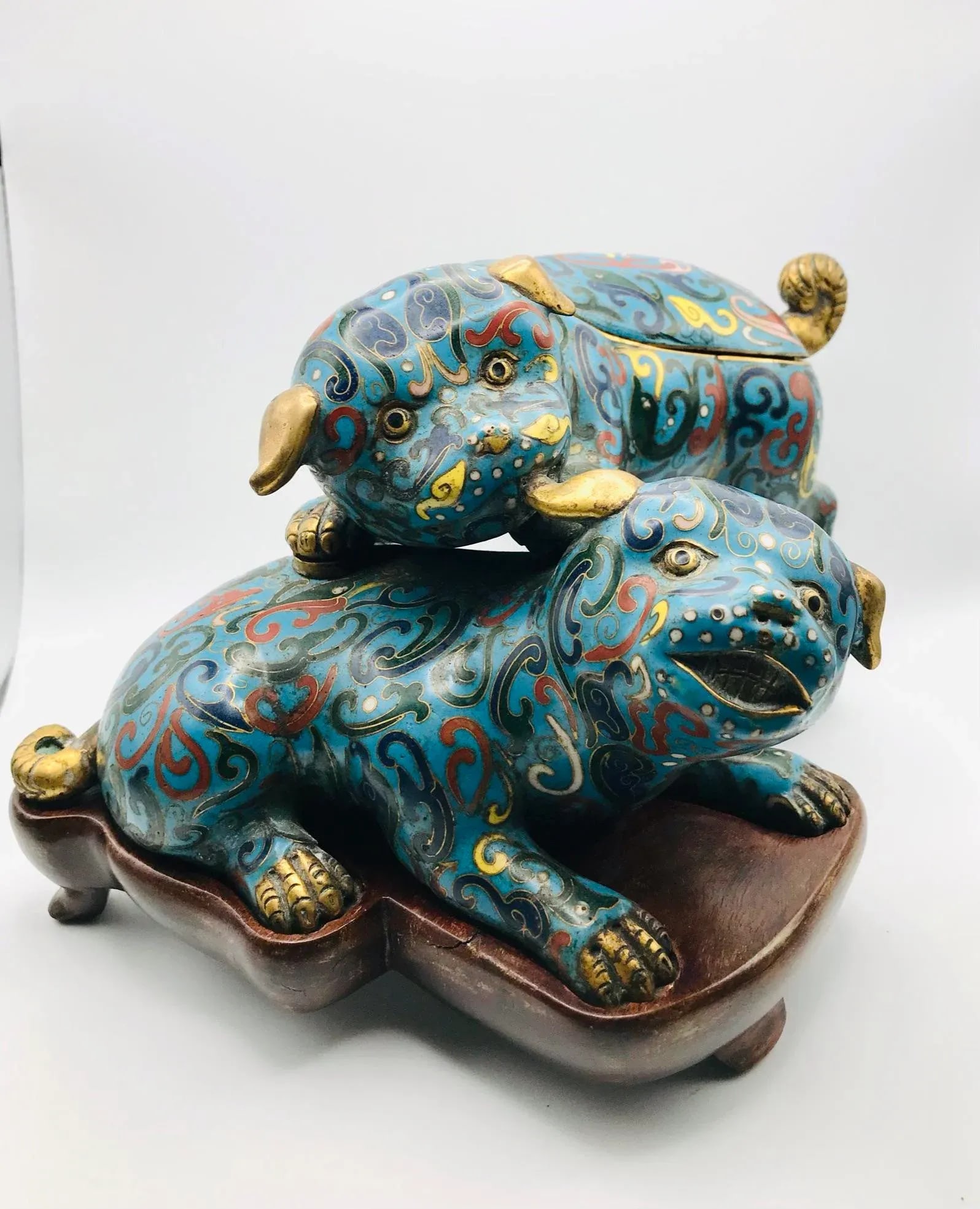 Mid 19th Century Playful Cloisonne Puppies on a Wood Stand From the Qing Dynasty - 12