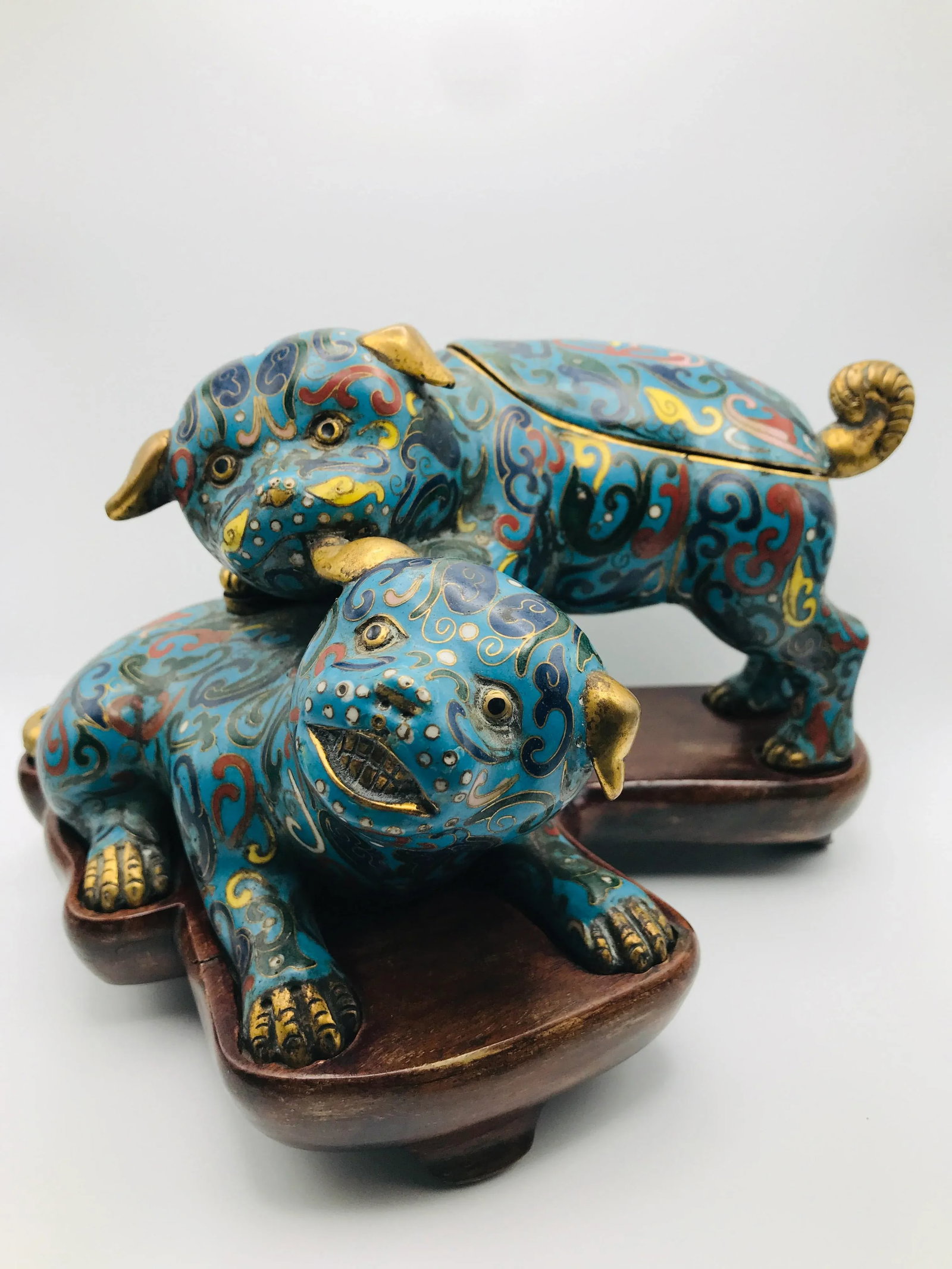 Mid 19th Century Playful Cloisonne Puppies on a Wood Stand From the Qing Dynasty - 2