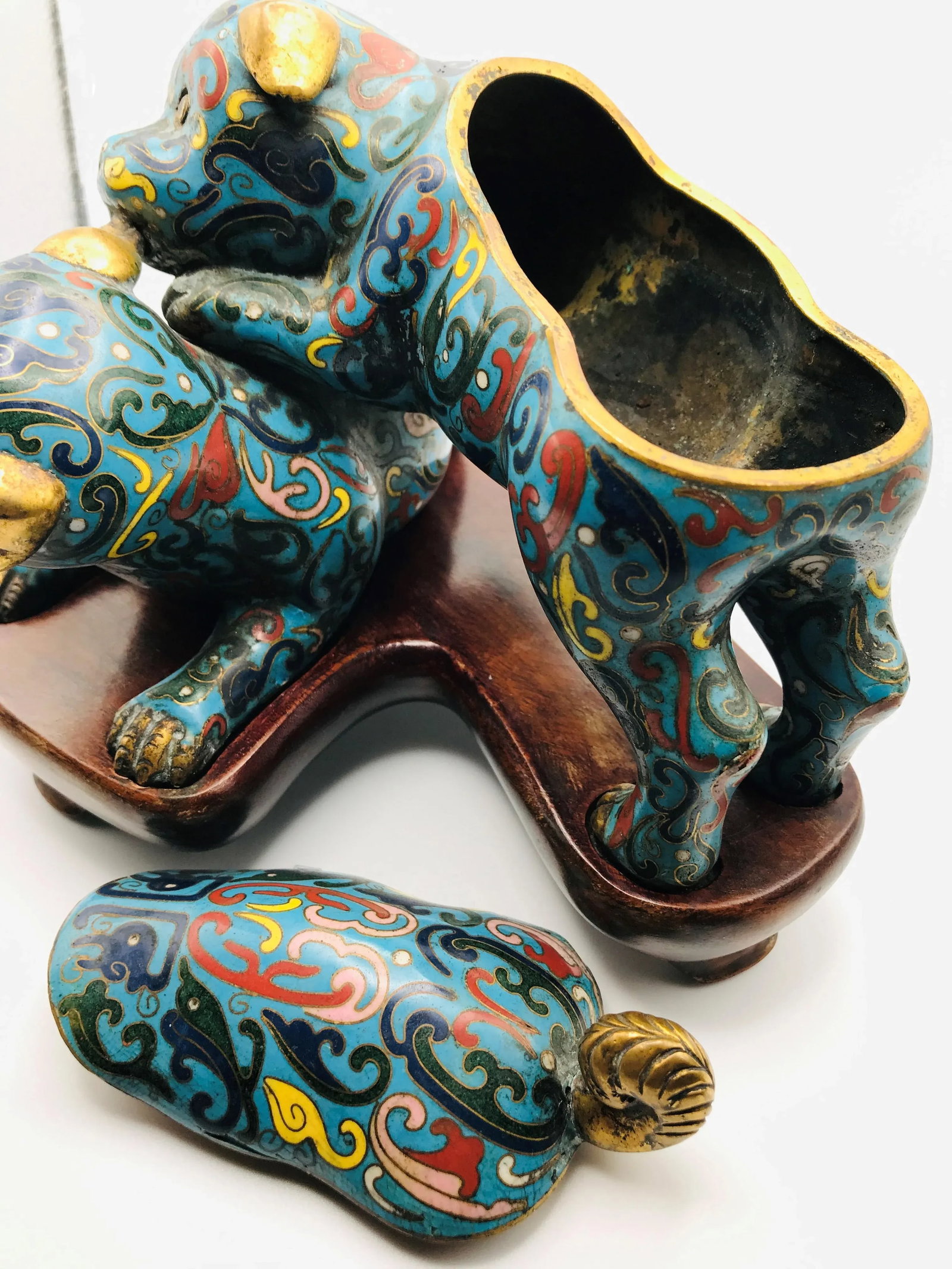 Mid 19th Century Playful Cloisonne Puppies on a Wood Stand From the Qing Dynasty - 8