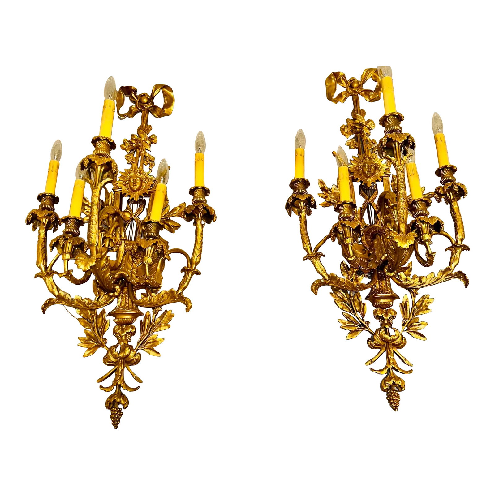 1990s Pair of Gold Colored Metal Hard Wired Sconces With 5 Candelabras (1 of 5)