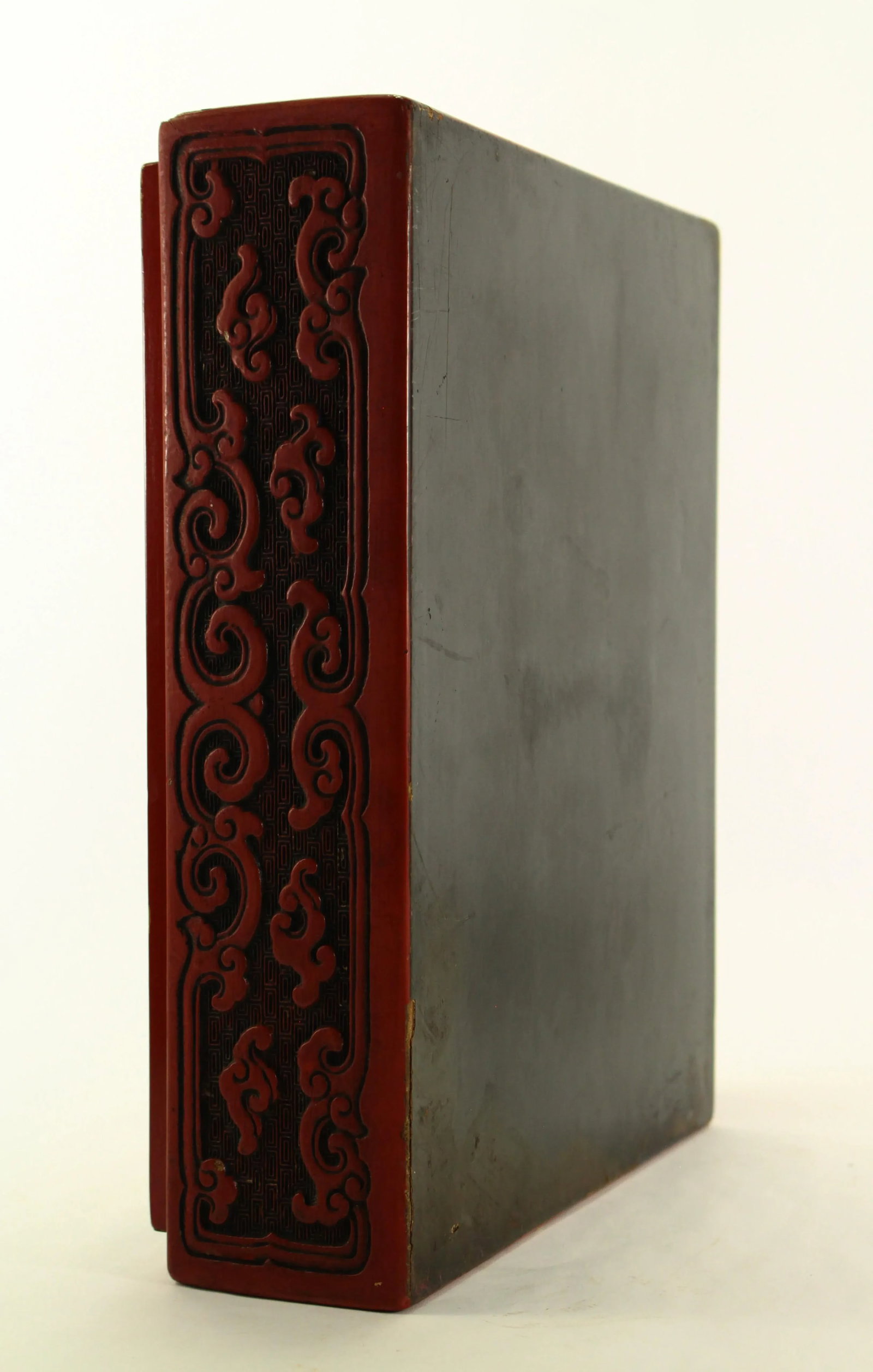 19th Century Chinese X-Large Red Cinnabar Box With Mountainous Landscape - 12