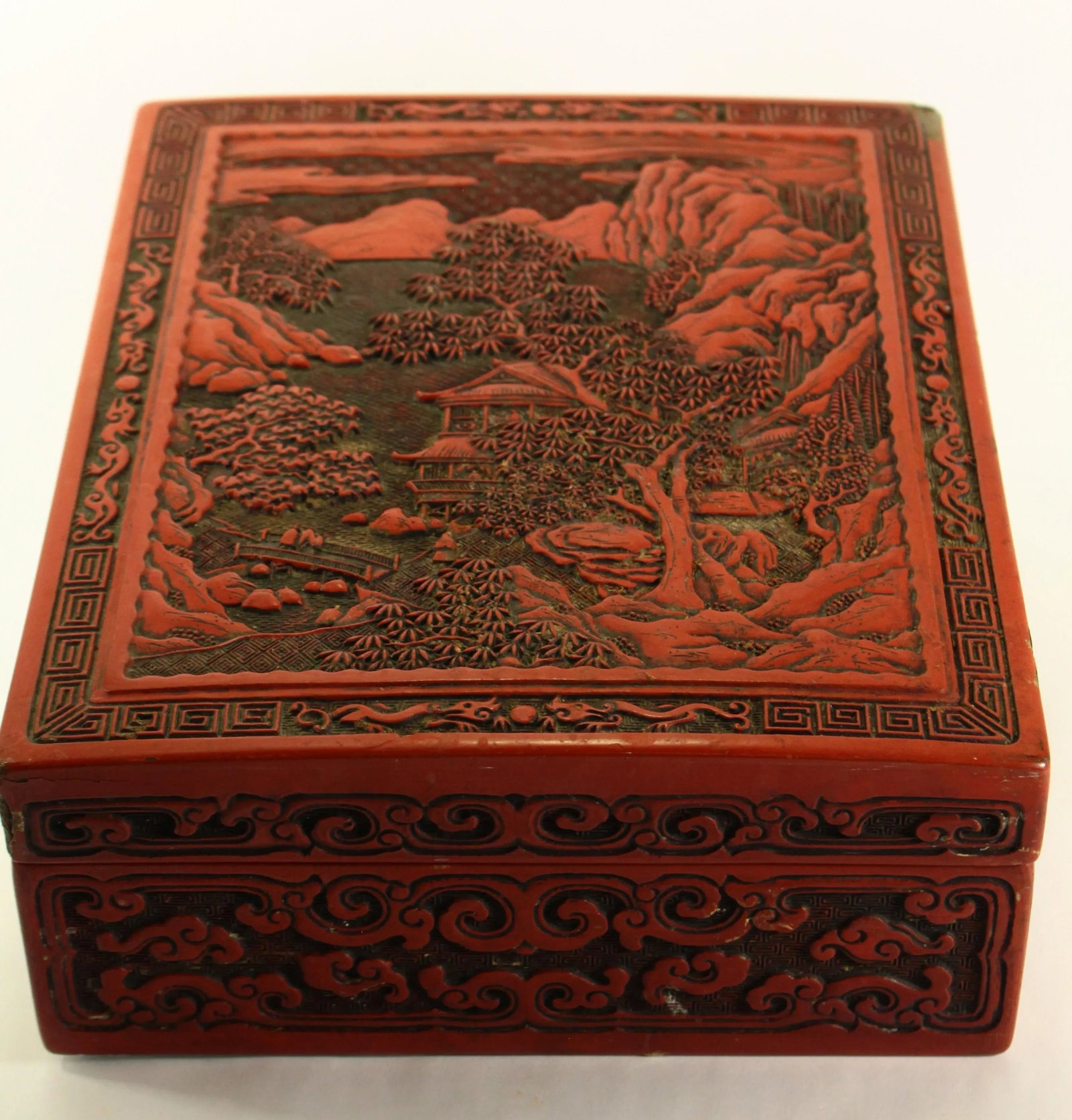19th Century Chinese X-Large Red Cinnabar Box With Mountainous Landscape - 2