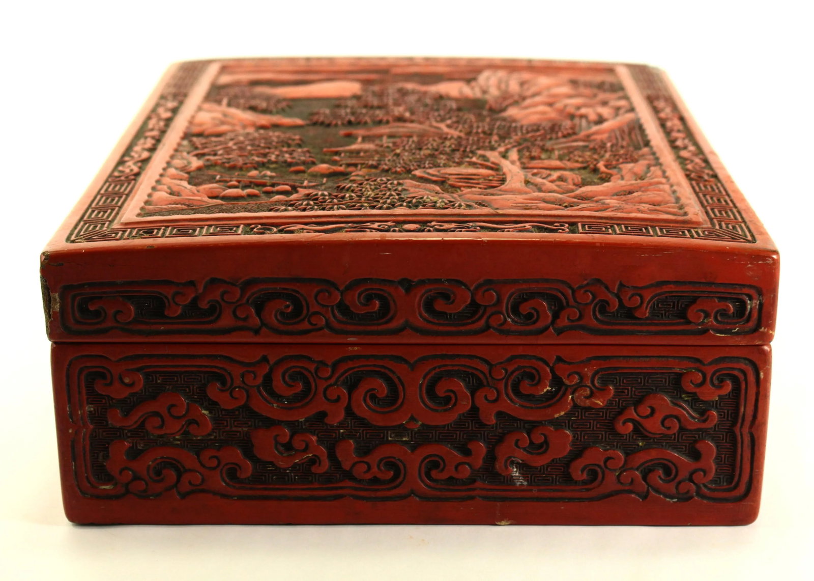 19th Century Chinese X-Large Red Cinnabar Box With Mountainous Landscape - 3