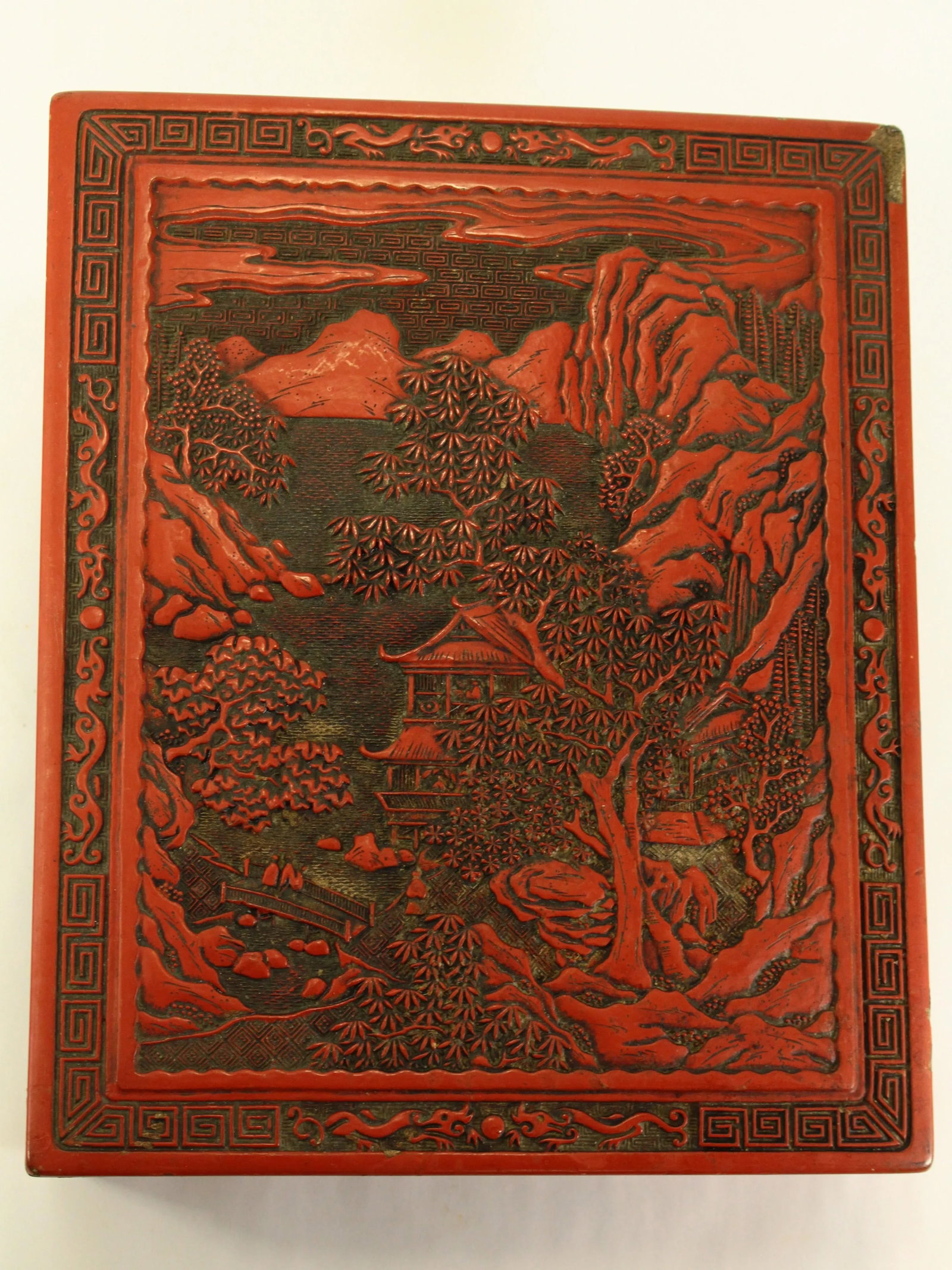 19th Century Chinese X-Large Red Cinnabar Box With Mountainous Landscape - 5