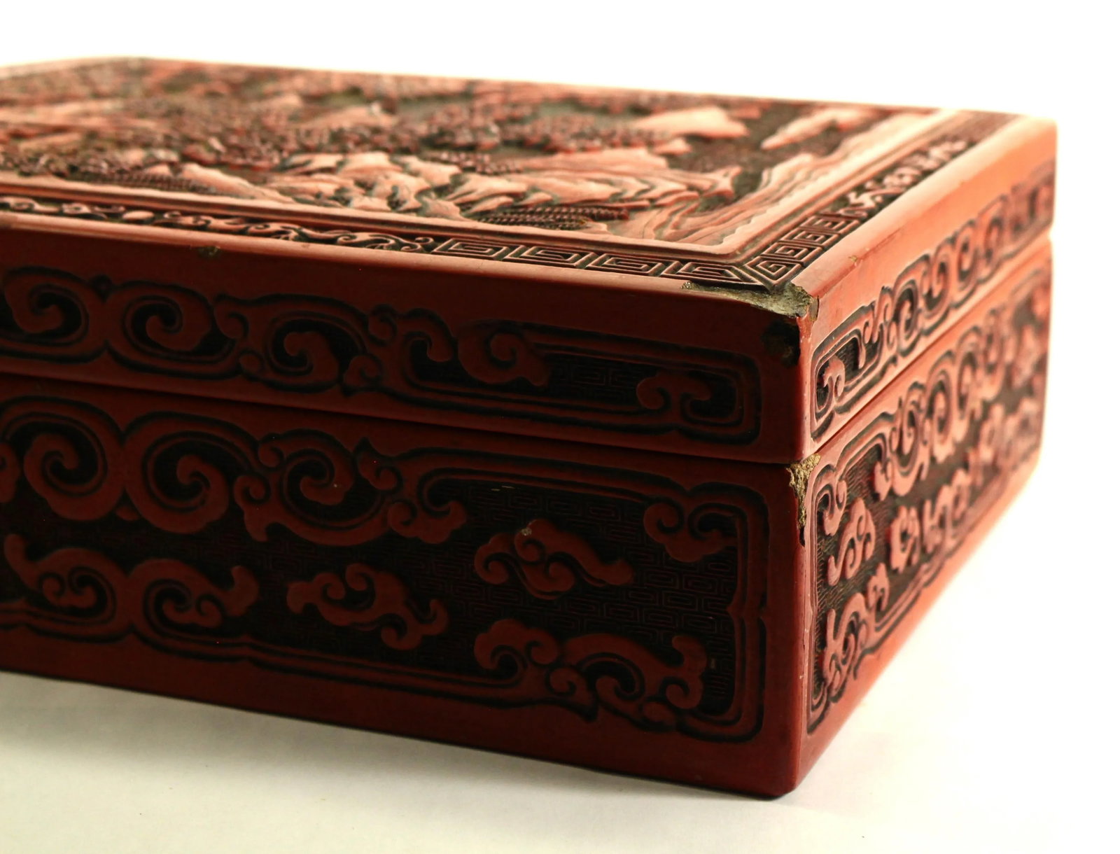 19th Century Chinese X-Large Red Cinnabar Box With Mountainous Landscape - 7