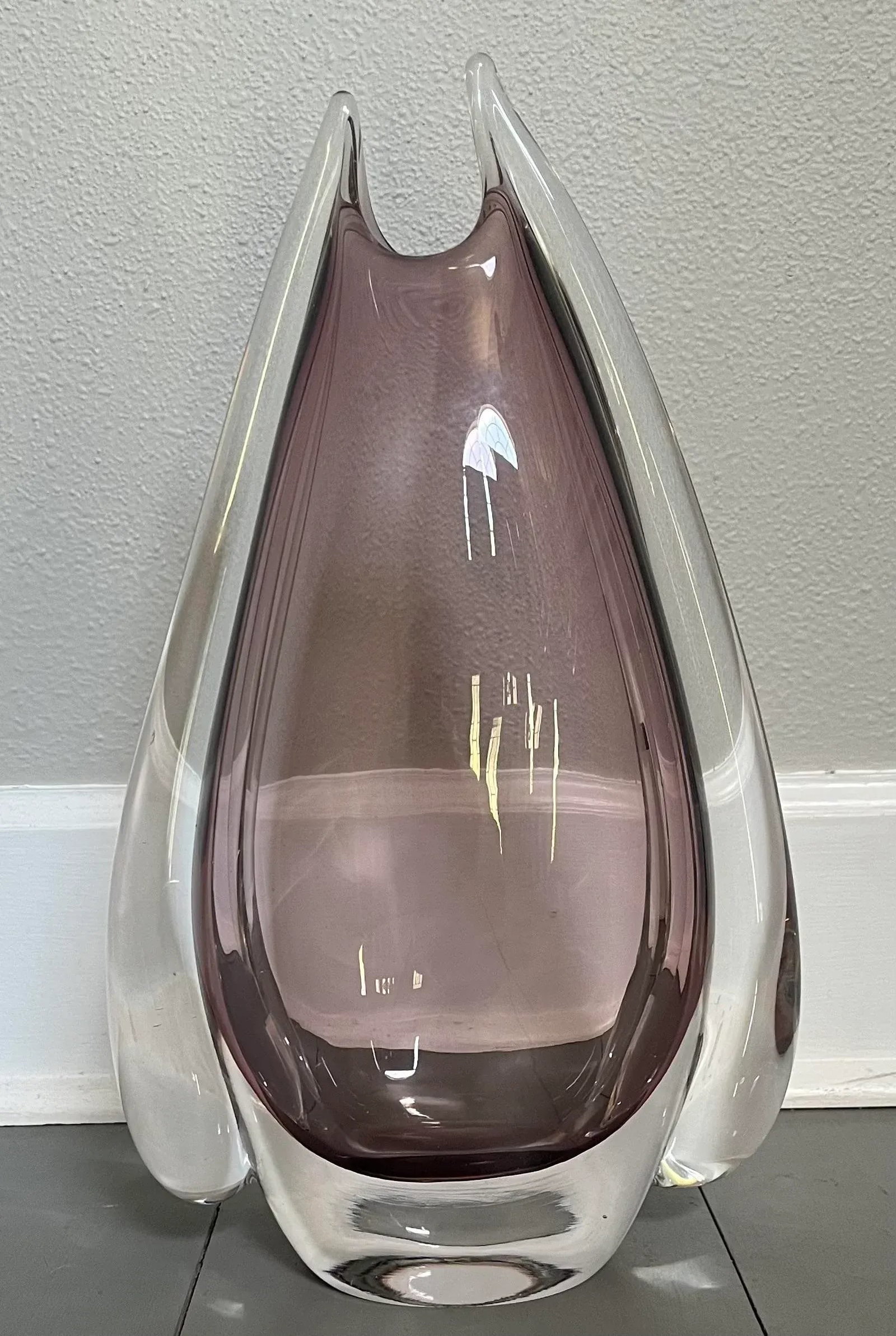 Large Global Views Fin Vase- Pink - 2
