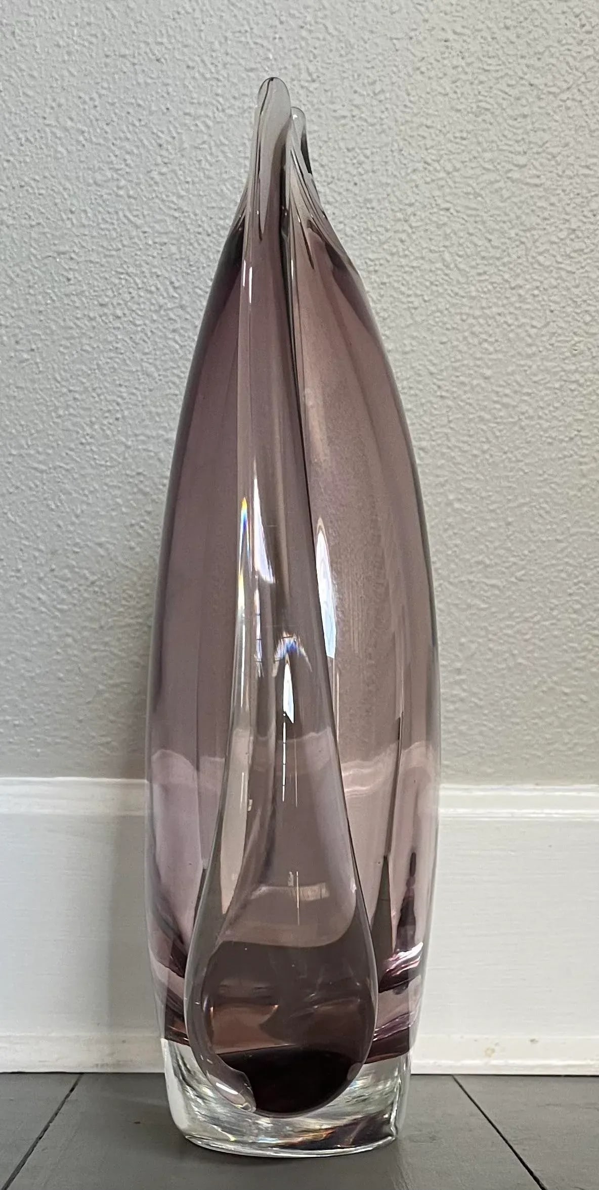 Large Global Views Fin Vase- Pink - 5