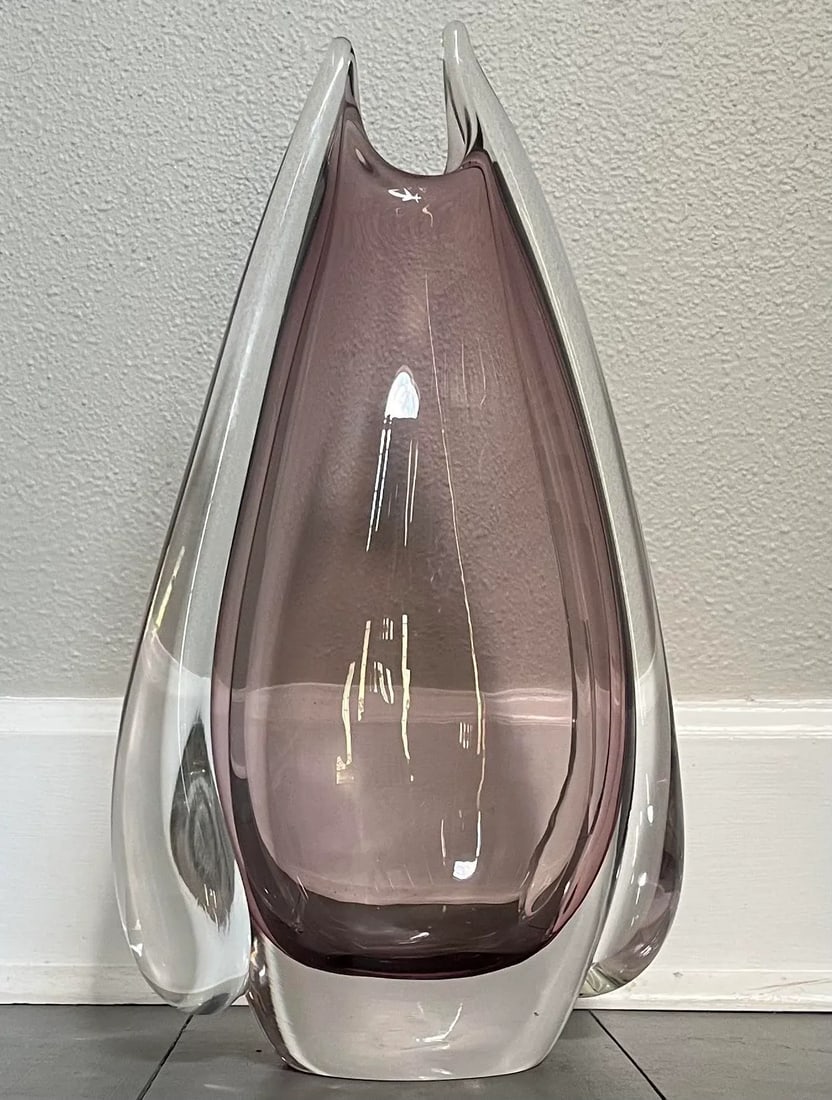 Large Global Views Fin Vase- Pink - 6