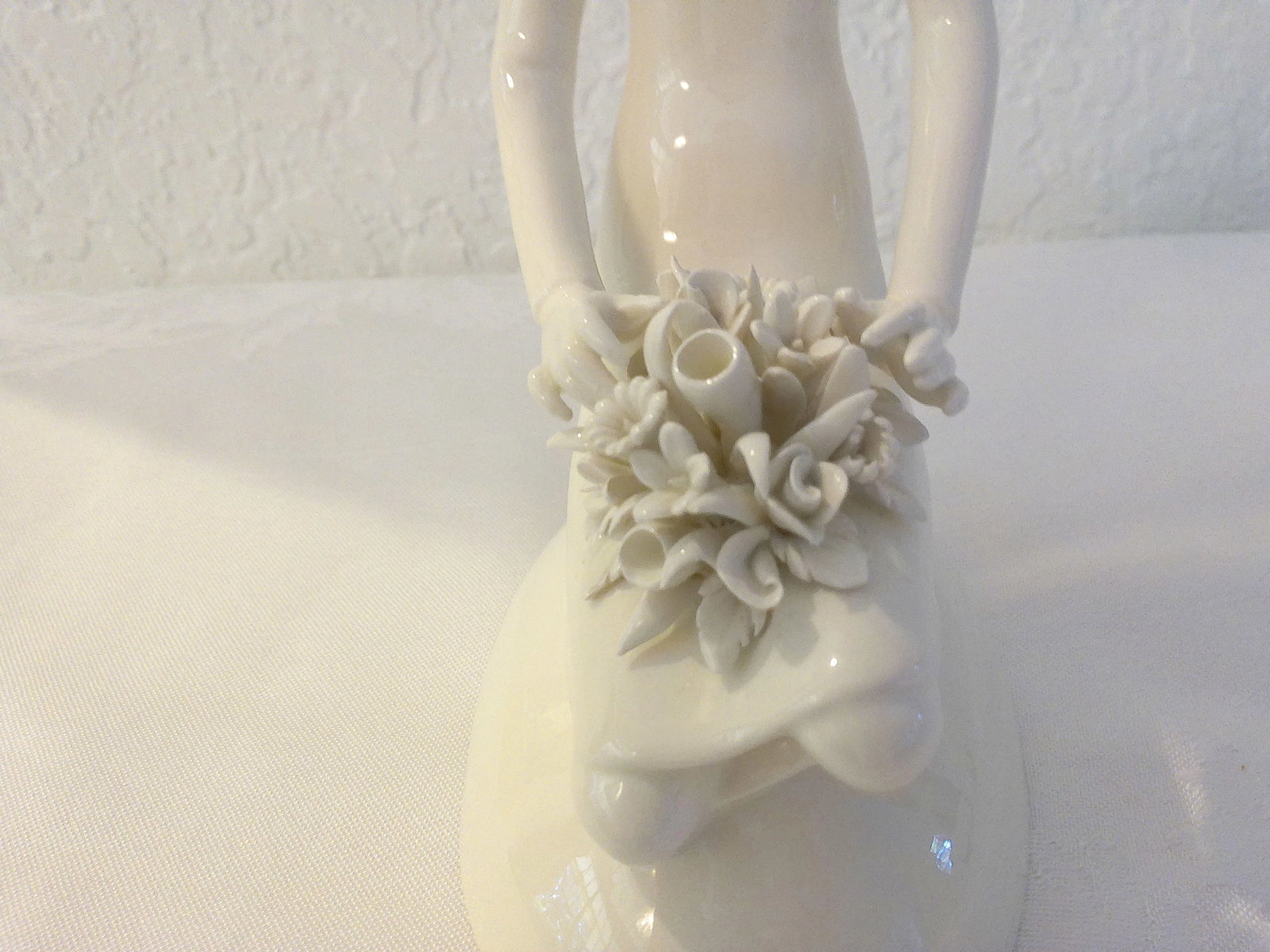Vintage White Porcelain Three Seasons Figurines, Set of 3 - 4