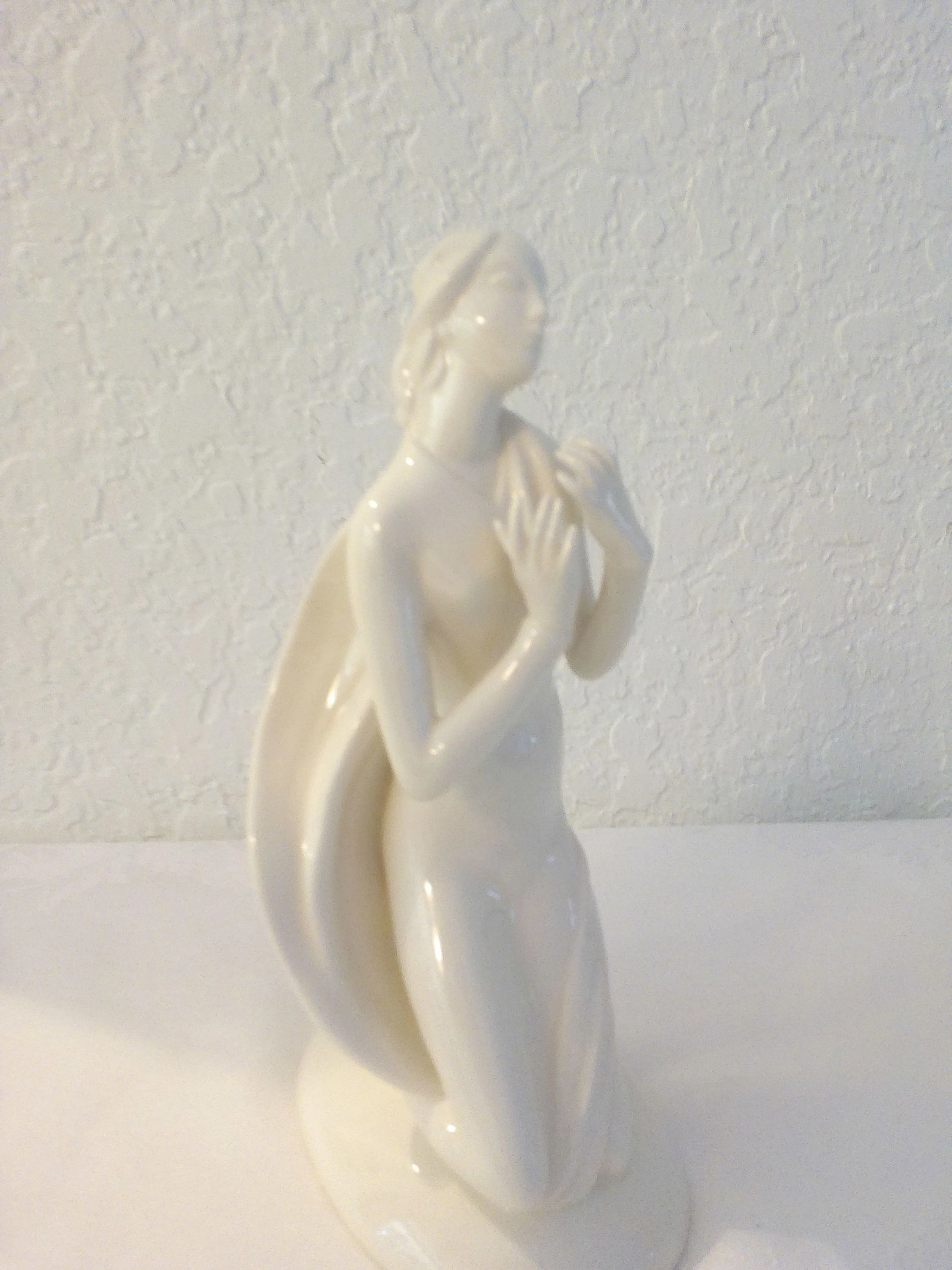 Vintage White Porcelain Three Seasons Figurines, Set of 3 - 8