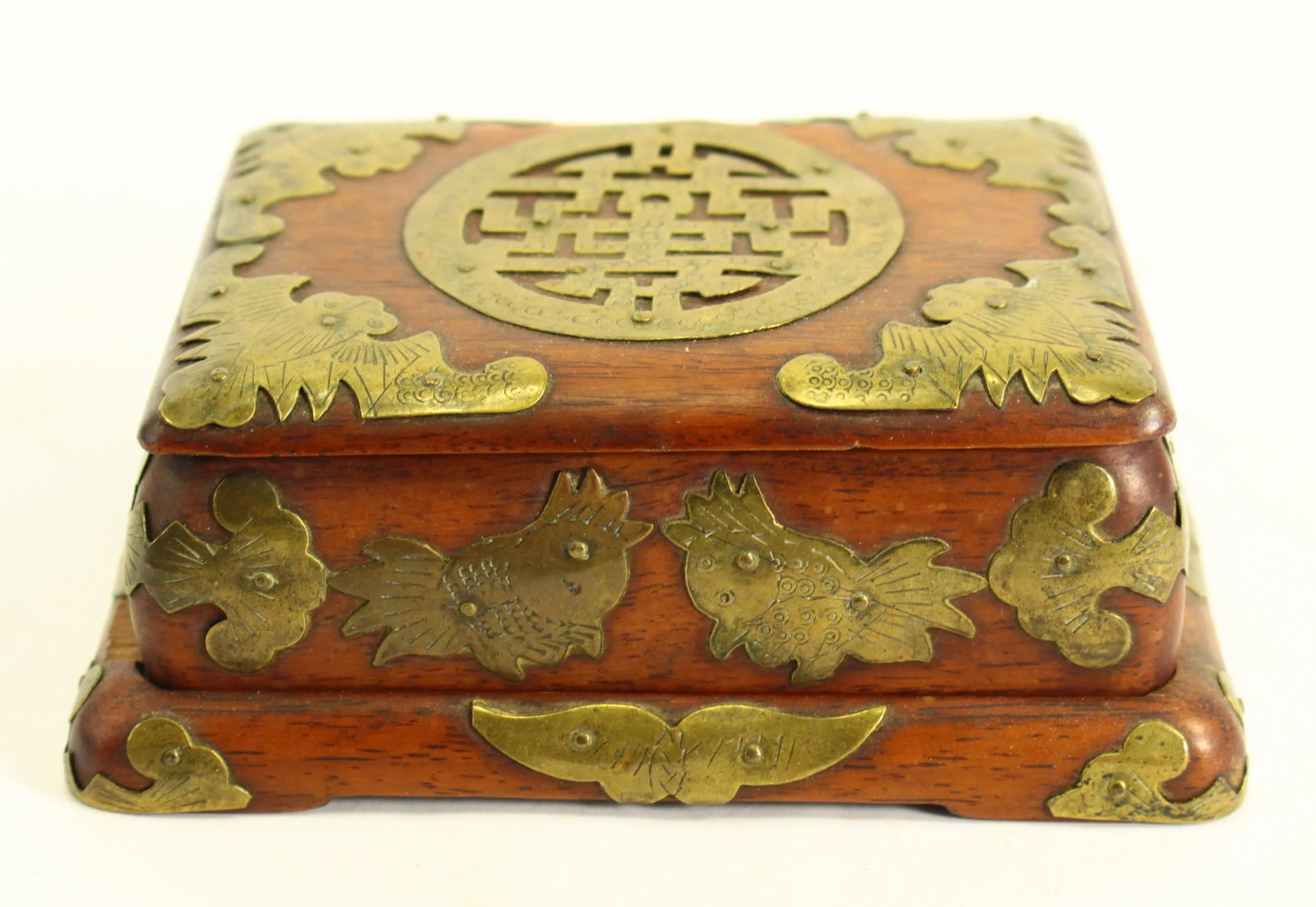 19th Century Boxwood Chinese Box With Brass Overlay, Prosperity "Lu" Sign, Bats & Fish - 5