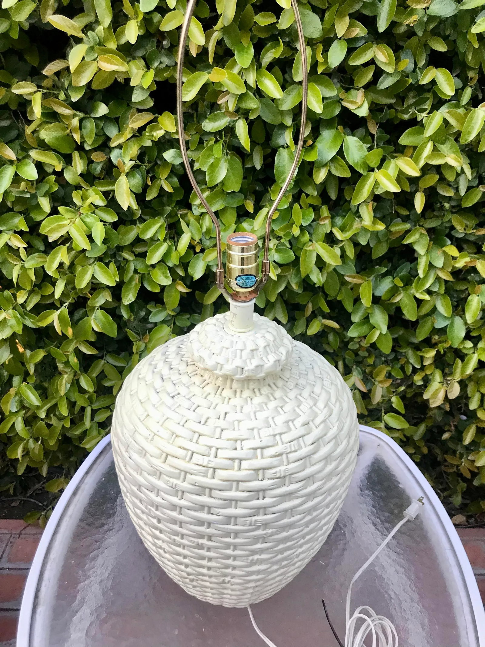 1940's Hollywood Regency White "Wicker" Ceramic Lamp With Shade - 8