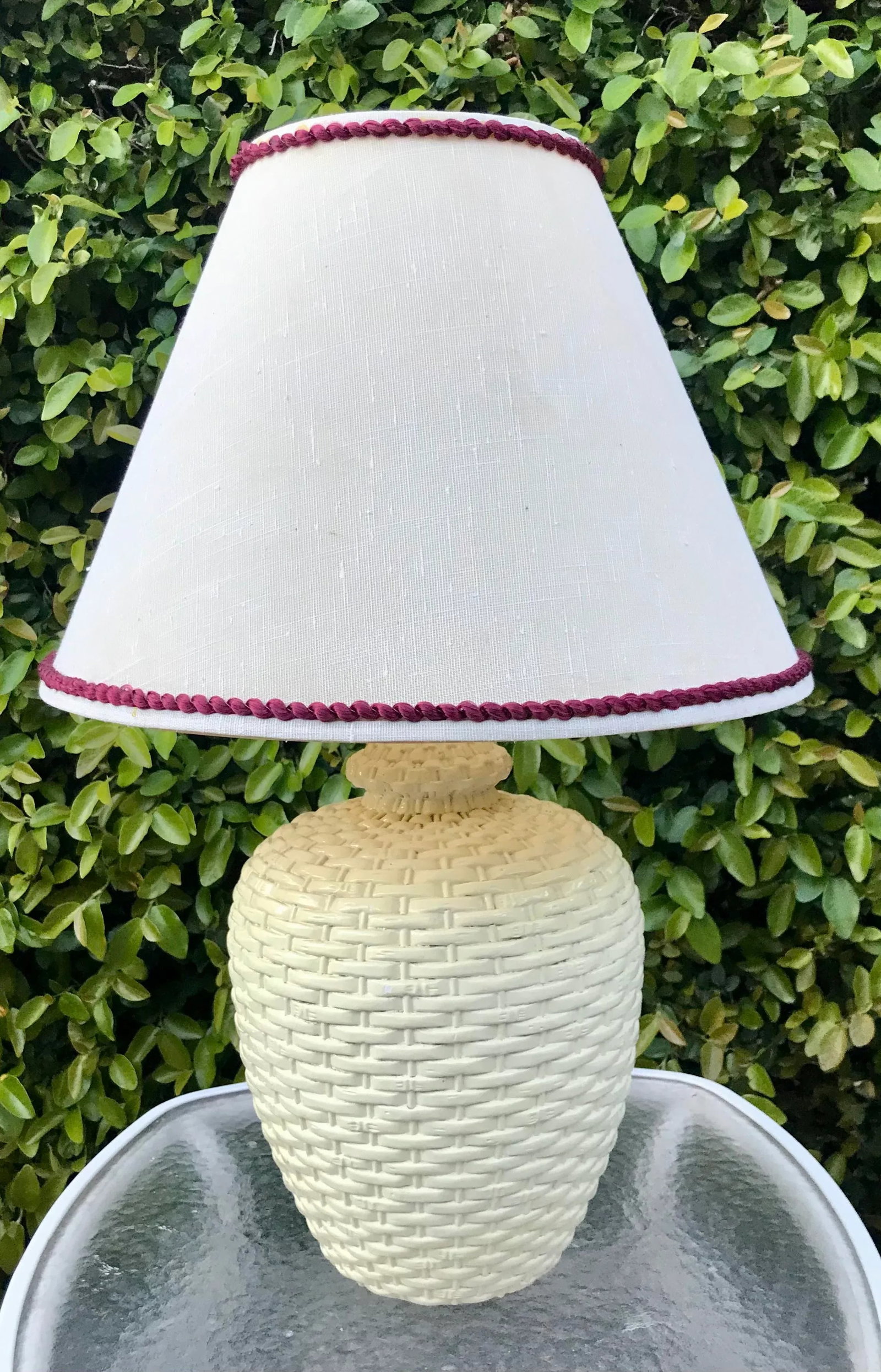 1940's Hollywood Regency White "Wicker" Ceramic Lamp With Shade - 9
